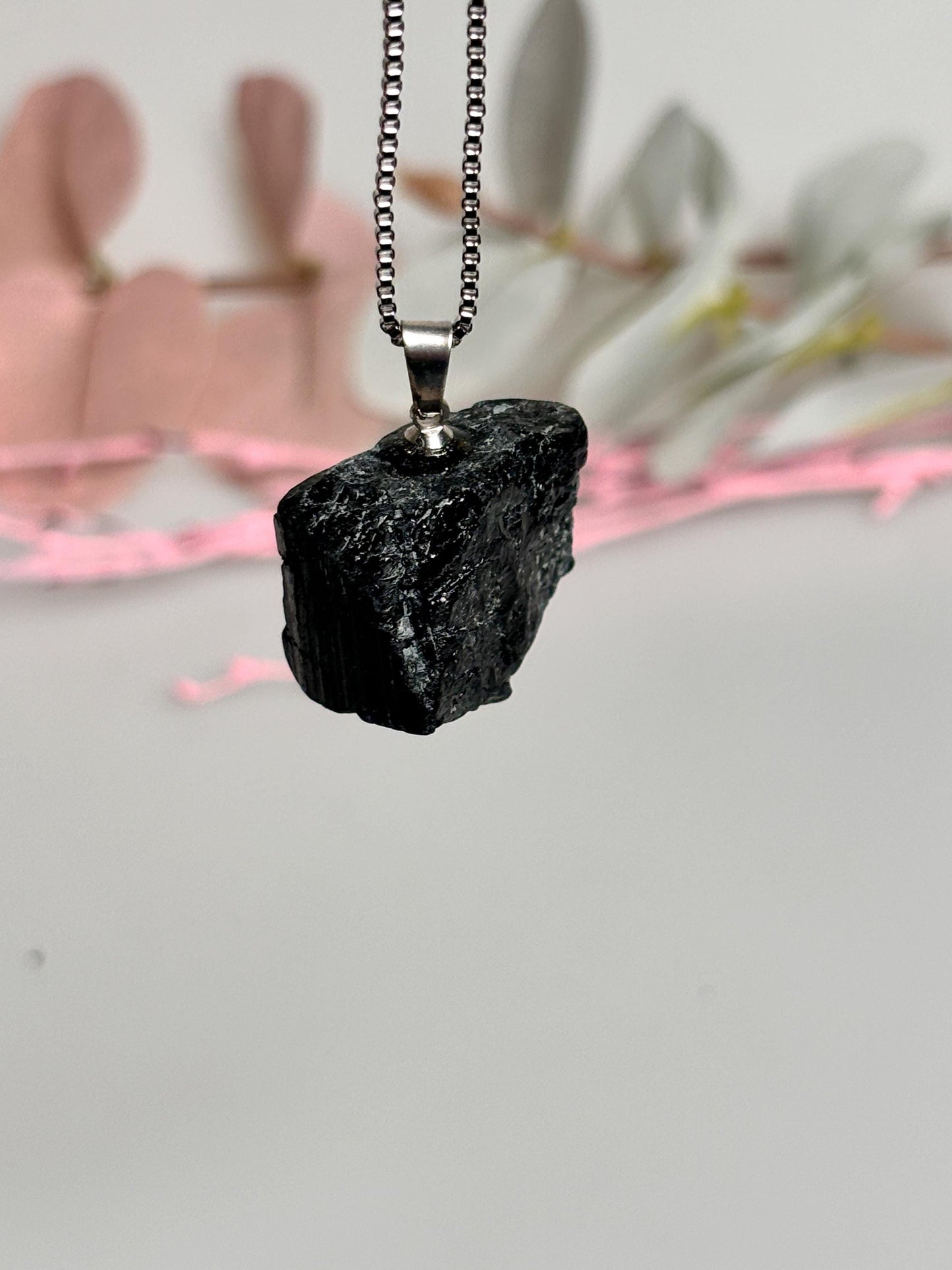 Turmalin Rohstein Kettenanhänger | Schwarzer Turmalin Schmuck | Schutzstein Anhänger | Edelstein Anhänger Unisex