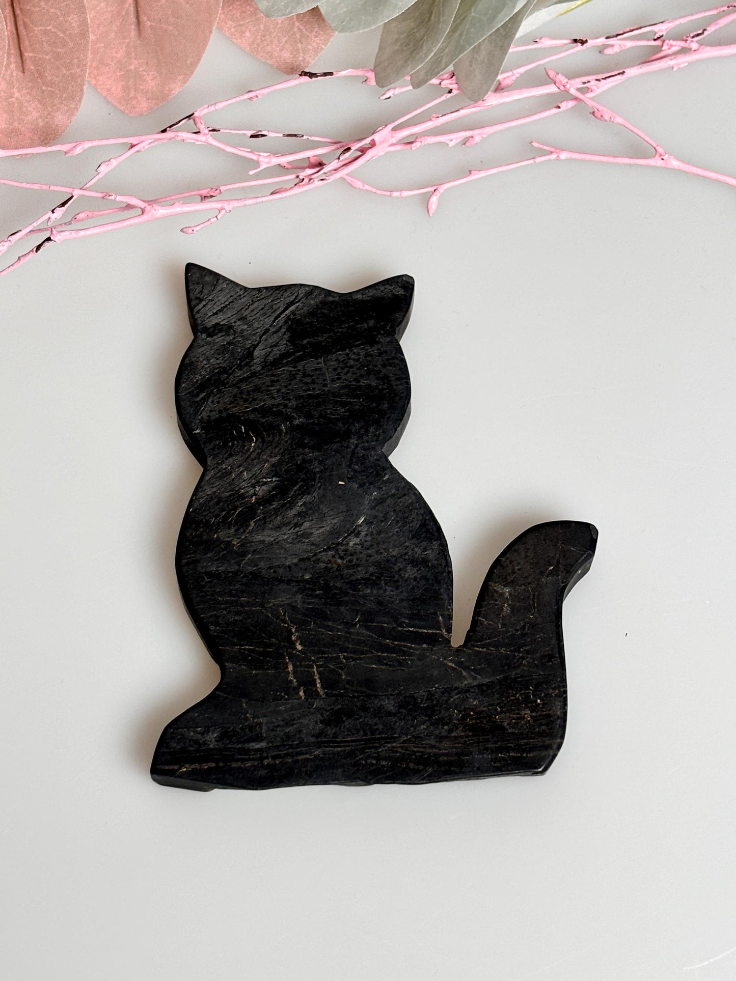 Shungit Katze – Einzigartige Dekoration für Katzenliebhaber | Schutzstein mit Wirkung | 10 x 7,2 x 0,8 cm