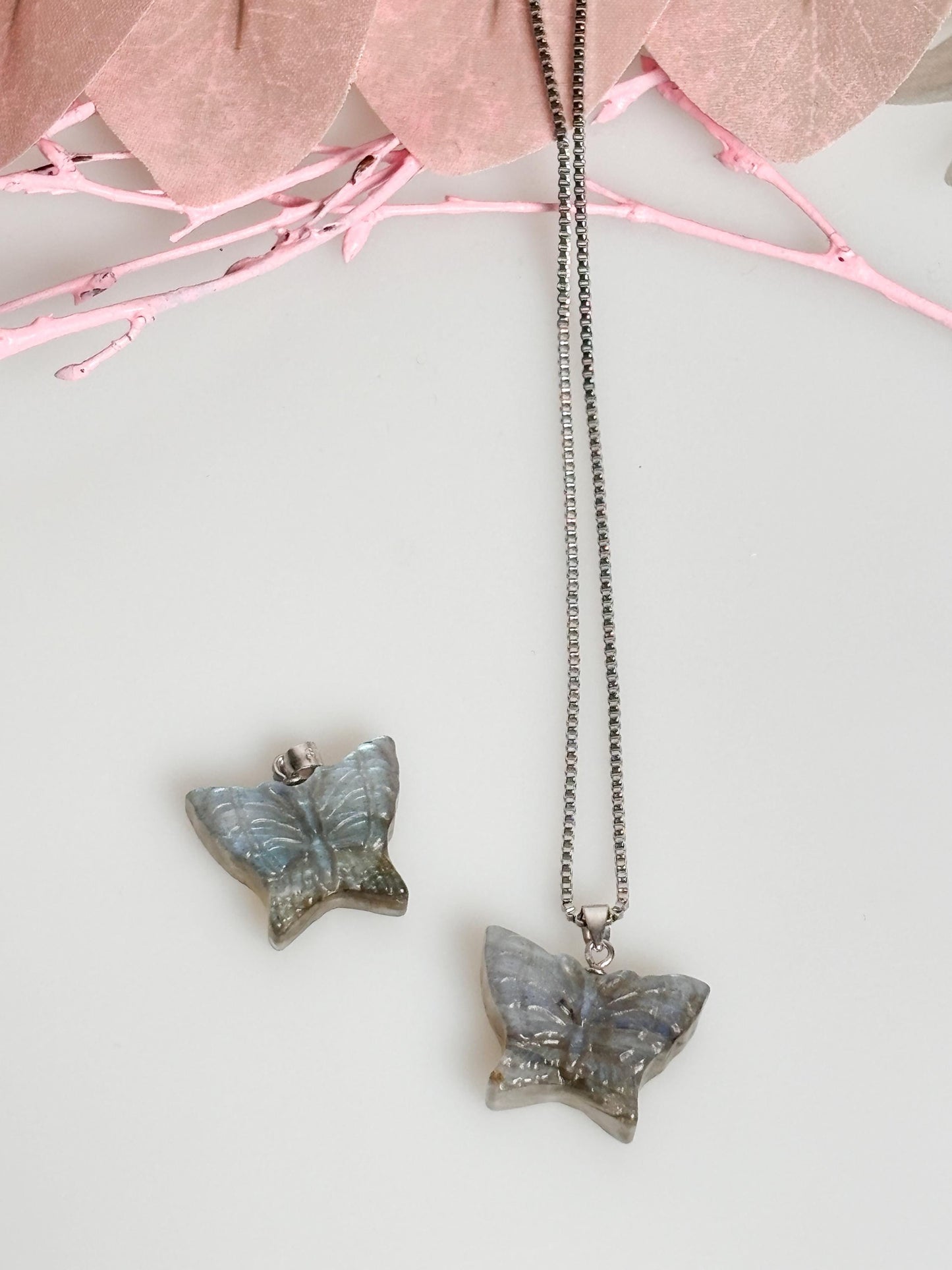 High Quality Labradorit Kettenanhänger Schmetterling Blauer Flash, hochwertiger Kristall-Schmuck für Energie und Schutz