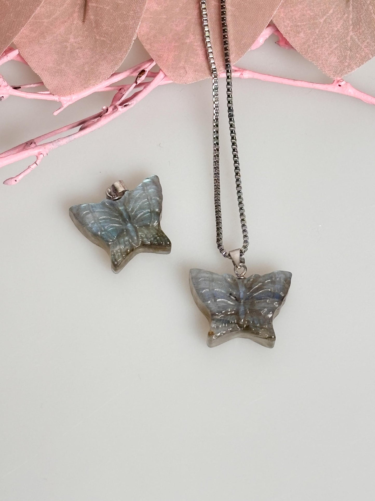High Quality Labradorit Kettenanhänger Schmetterling Blauer Flash, hochwertiger Kristall-Schmuck für Energie und Schutz