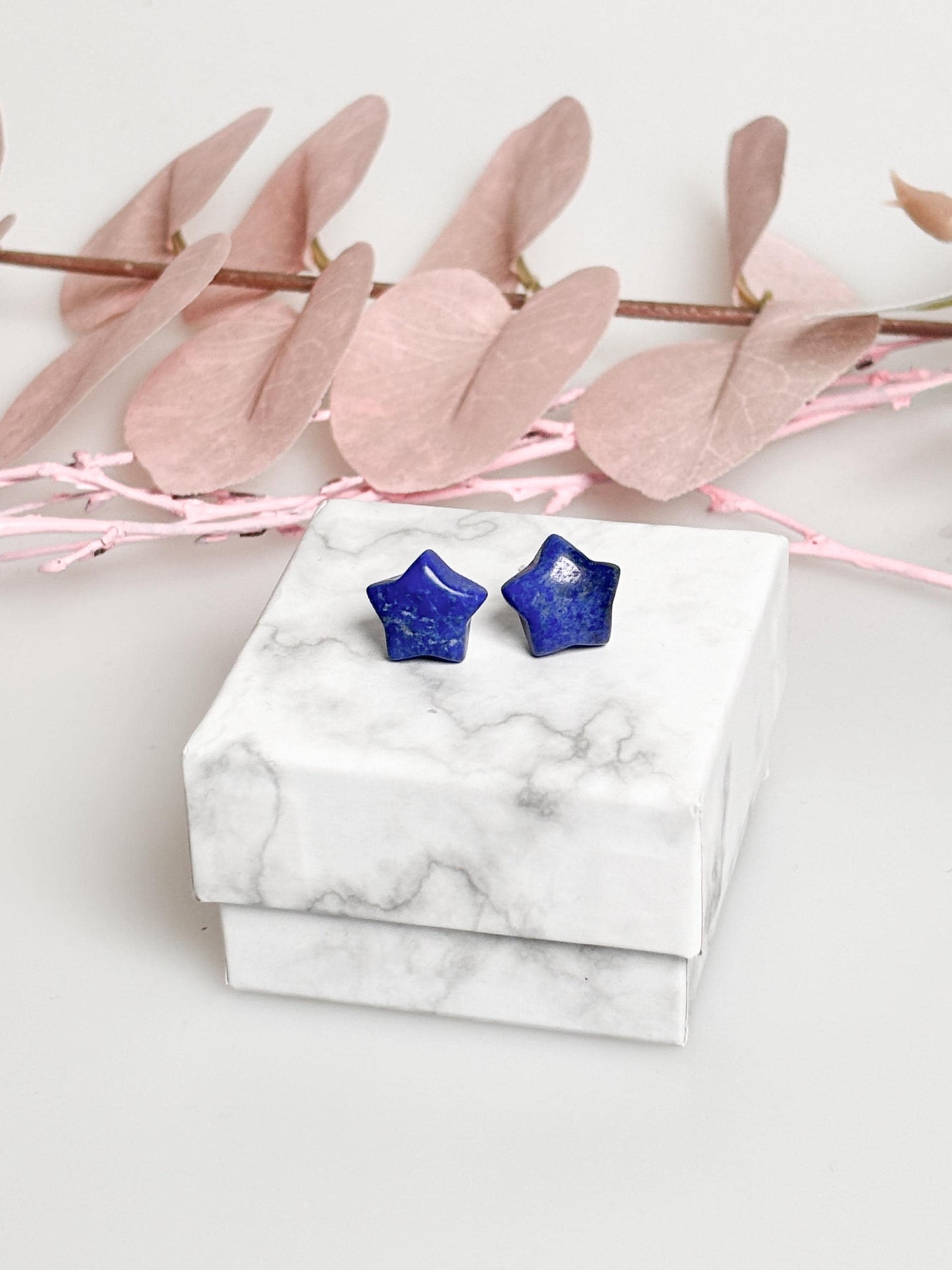 Lapislazuli Stern Ohrstecker mit 925 Silberstecker Edler blauer Stein, Symbol für Weisheit & Schutz, ideal als Geschenk