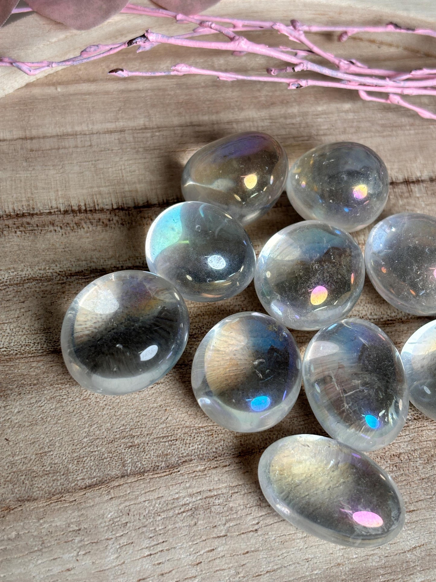 Angel Aura Quarz Trommelsteine schimmernde Regenbogen Kristalle, ideal für Meditation & Dekoration