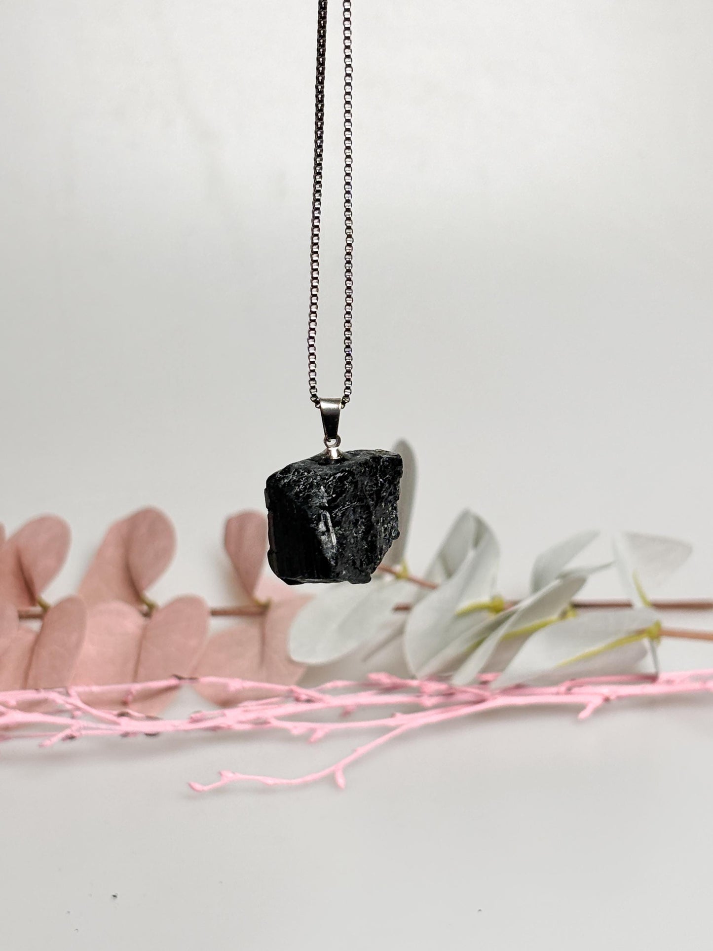 Turmalin Rohstein Kettenanhänger | Schwarzer Turmalin Schmuck | Schutzstein Anhänger | Edelstein Anhänger Unisex