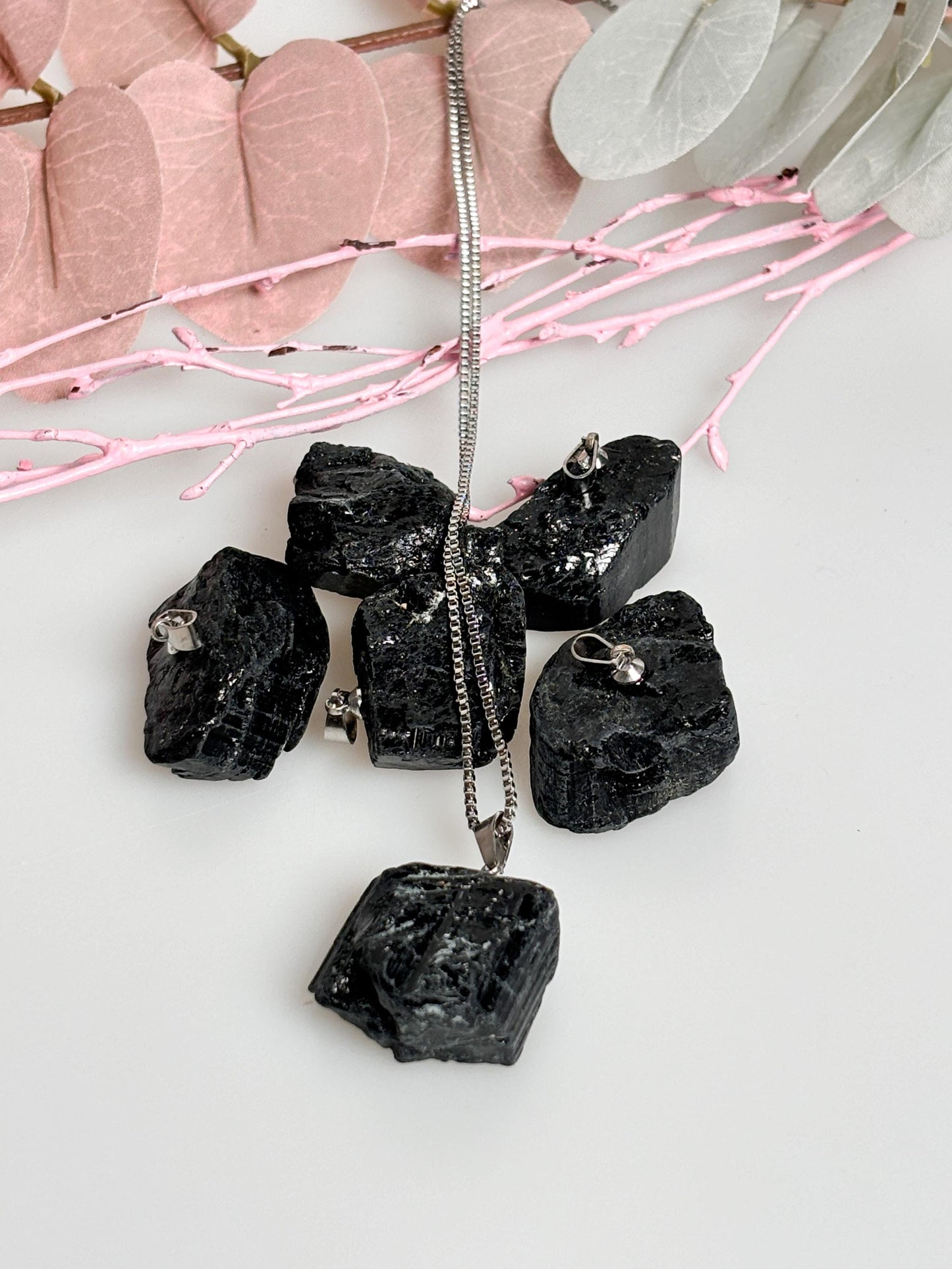 Turmalin Rohstein Kettenanhänger | Schwarzer Turmalin Schmuck | Schutzstein Anhänger | Edelstein Anhänger Unisex