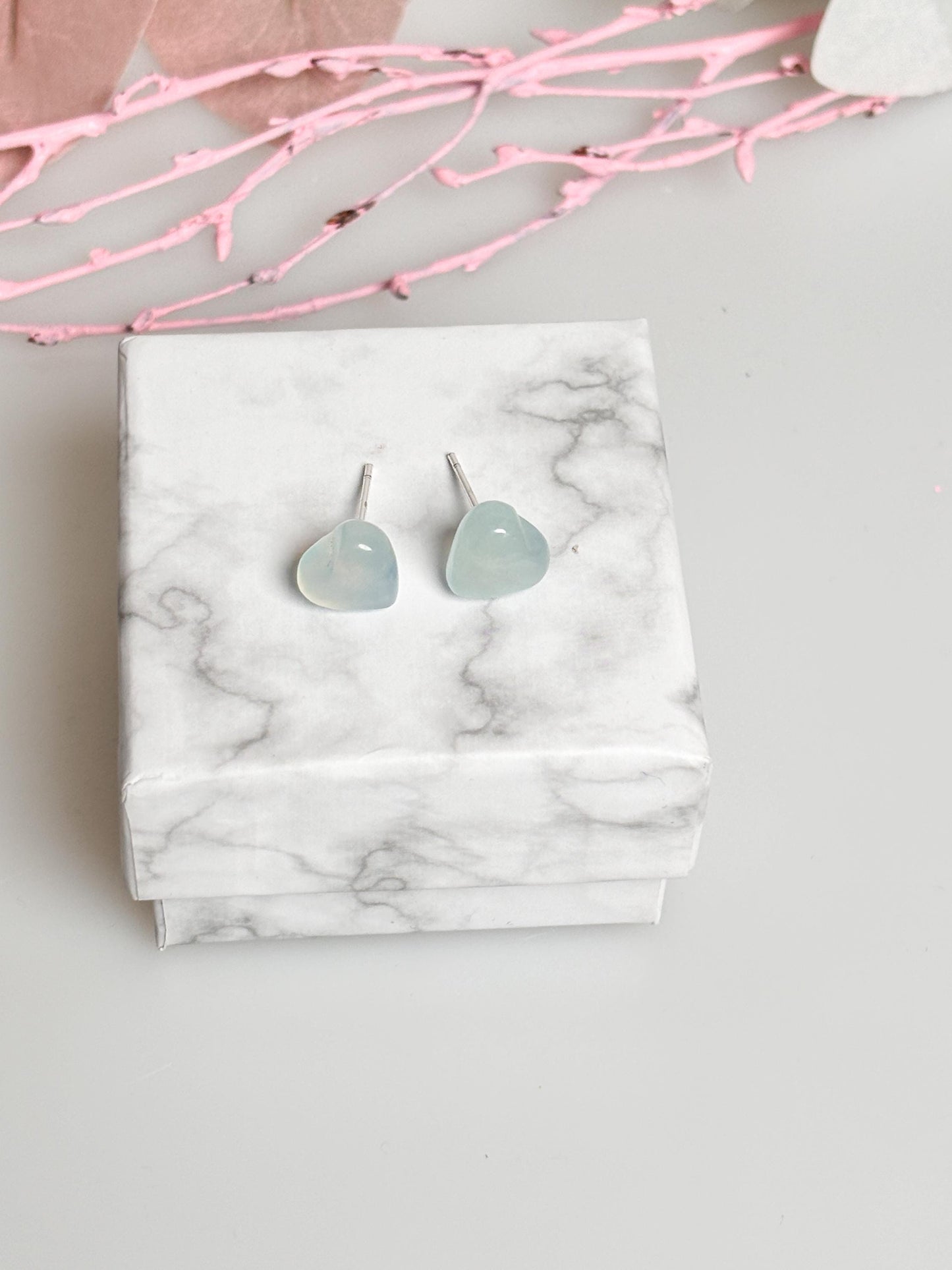 Elegante blaue Aquamarin Herz Ohrstecker, 925 Silberstift, eleganter Schmuck, beruhigend und stilvoll