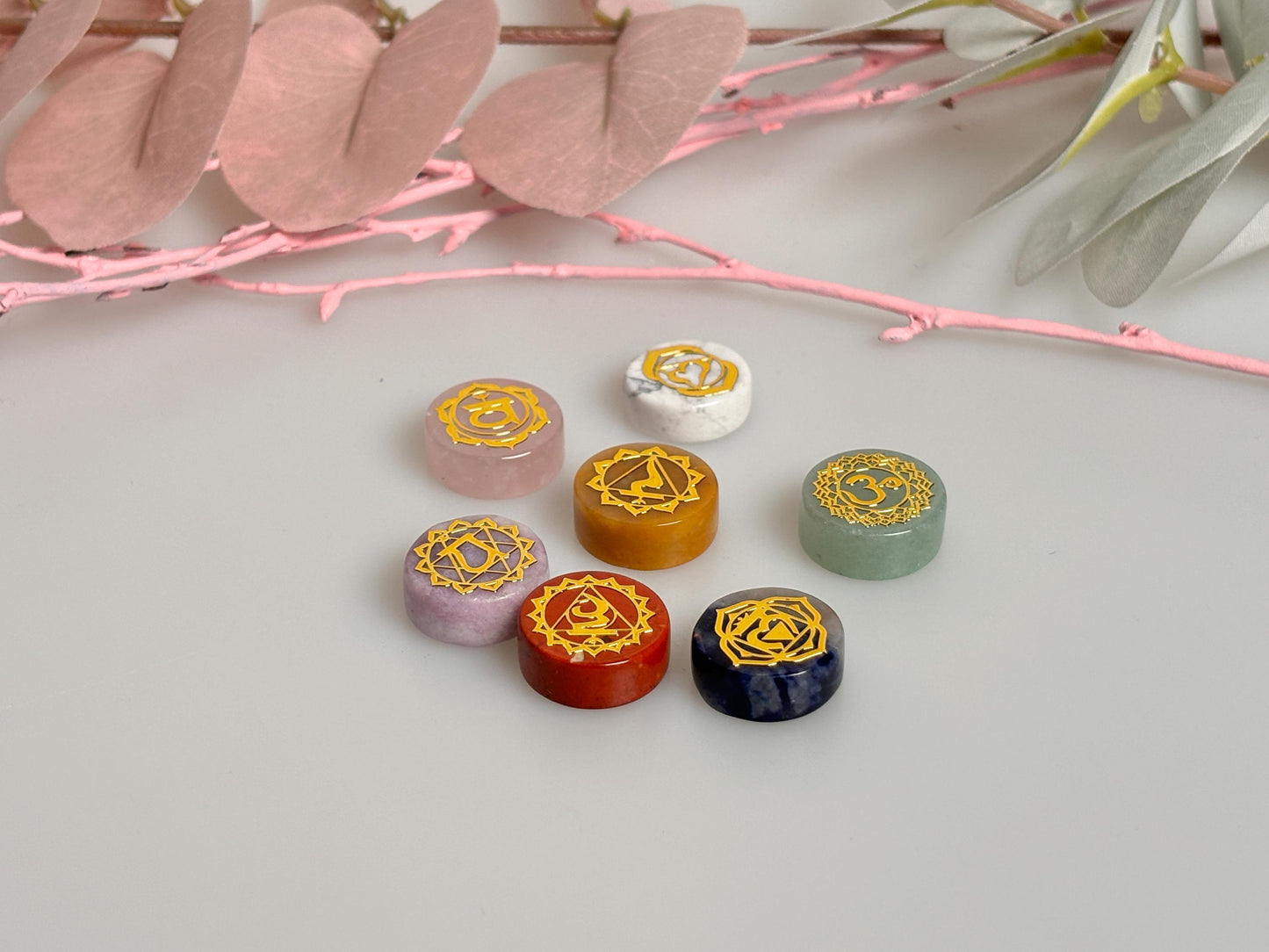Kleine Kristall Chakra Steine Set 7 Edelsteine für Energiearbeit, Heilung & Meditation