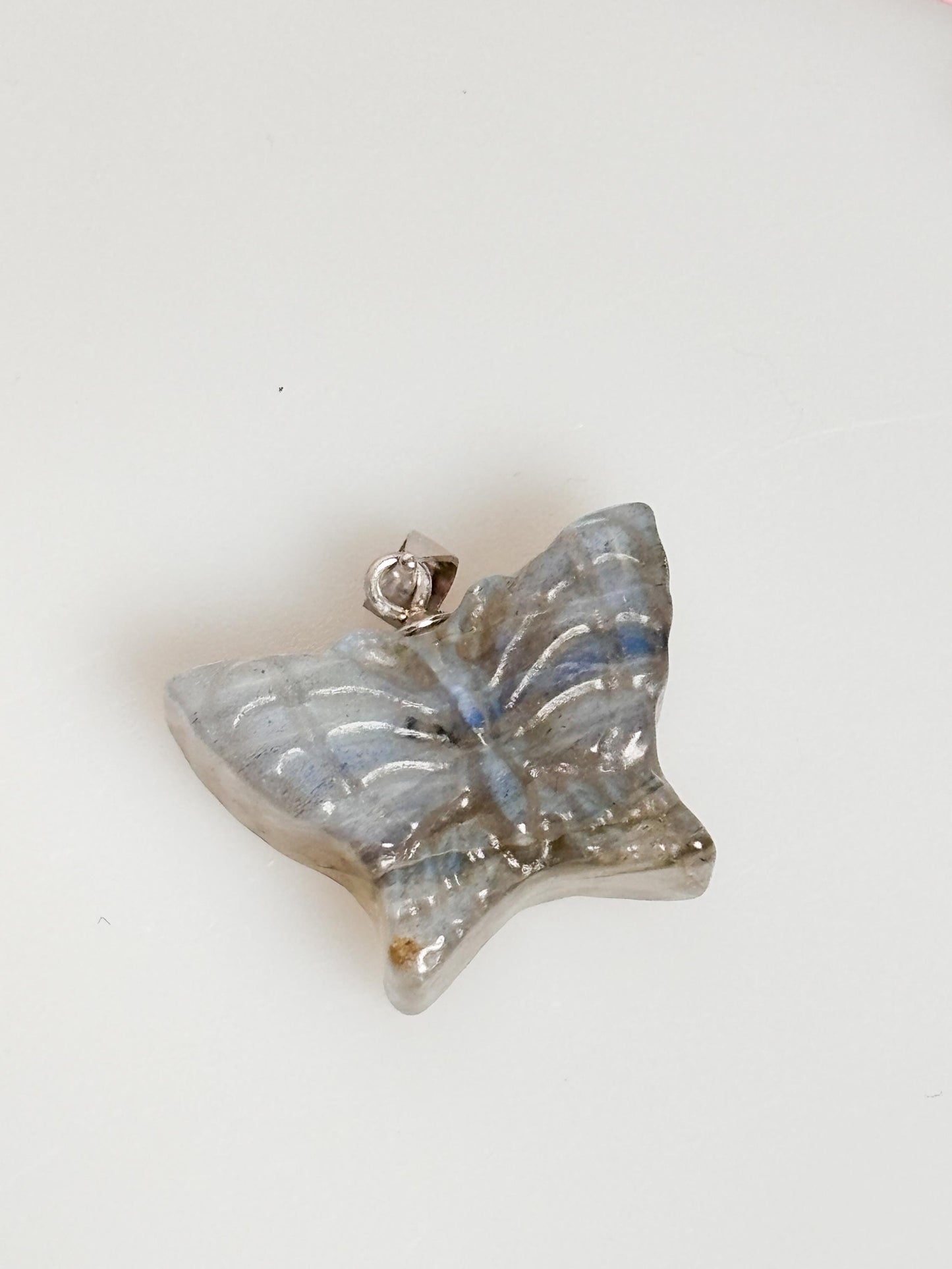 High Quality Labradorit Kettenanhänger Schmetterling Blauer Flash, hochwertiger Kristall-Schmuck für Energie und Schutz