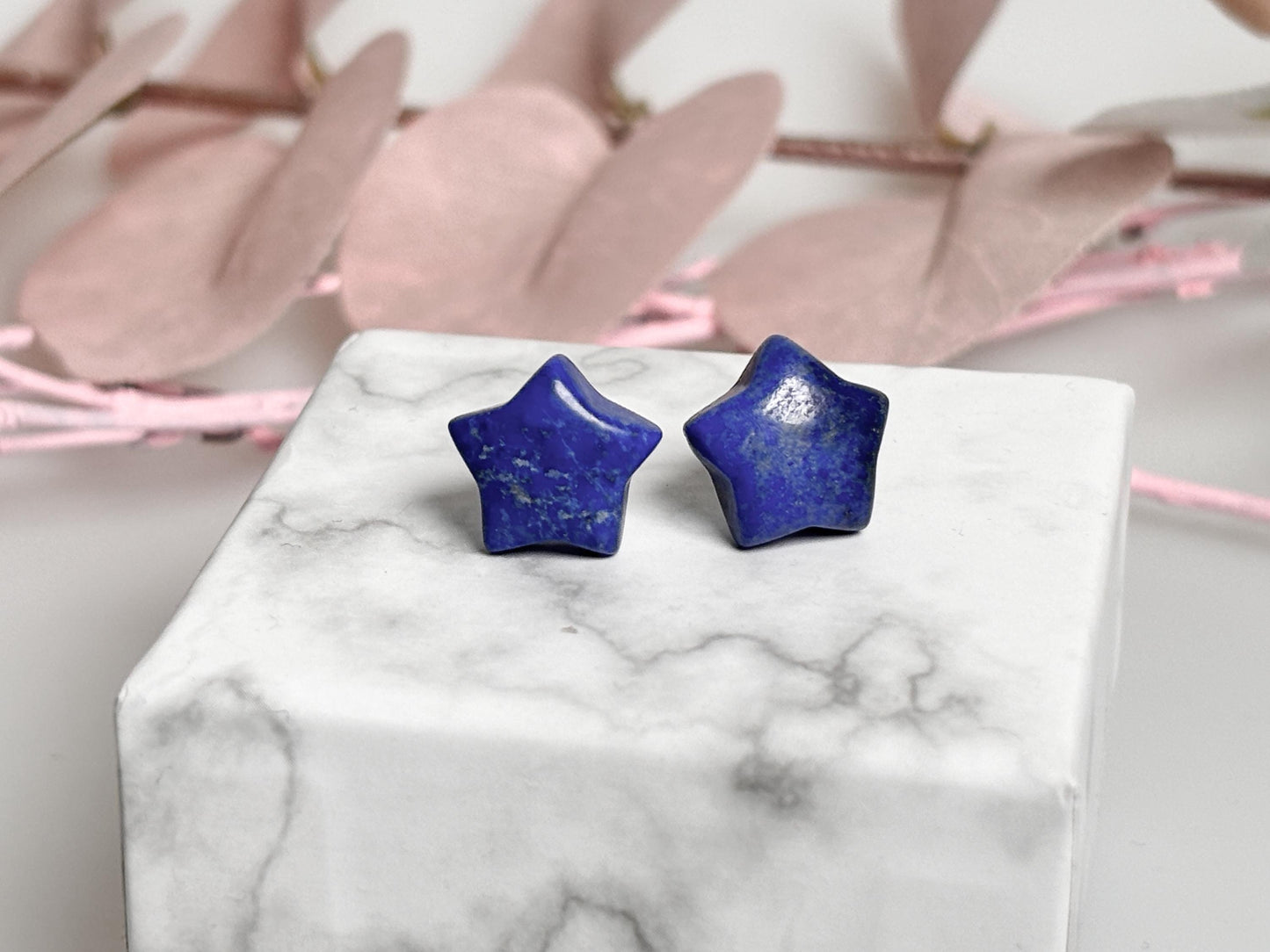 Lapislazuli Stern Ohrstecker mit 925 Silberstecker Edler blauer Stein, Symbol für Weisheit & Schutz, ideal als Geschenk