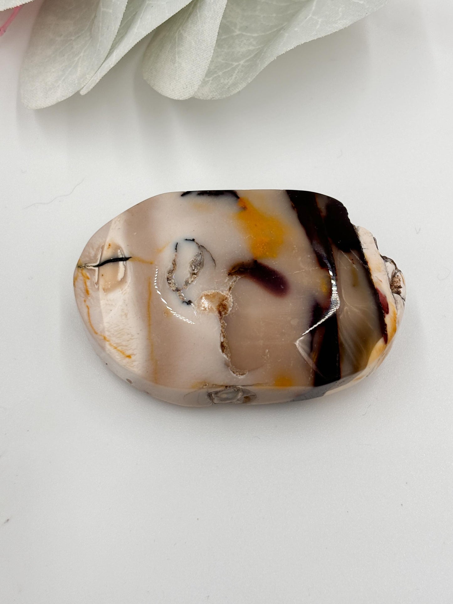 Mookaite Palmstone Handstein in verschiedenen Farben, energetischer Kristall zur Erdung & Balance