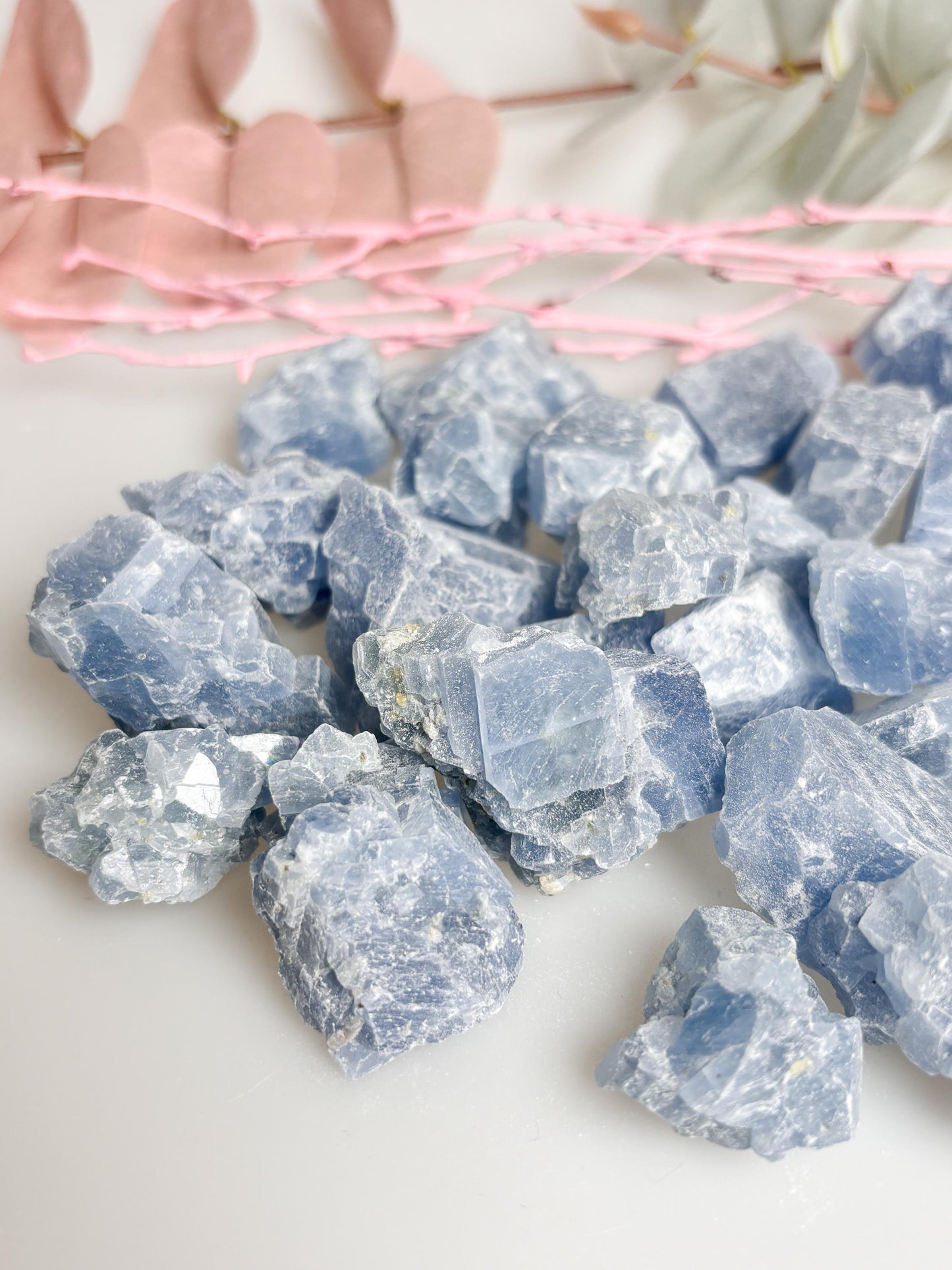 Celestine Rohsteine Wunderschöne blaue Farbe, natürliche Kristalle für Dekoration und Energiearbeit