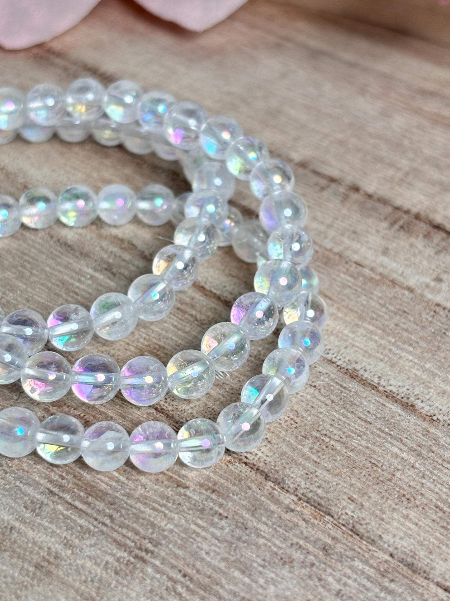 Angel Aura Kristall Perlenarmband 6mm Zartes, schimmerndes Armband für Harmonie & Balance, ideal als Geschenk