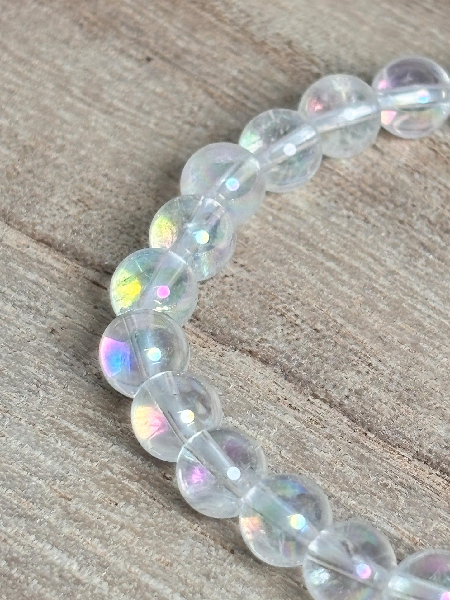 Angel Aura Kristall Perlenarmband 6mm Zartes, schimmerndes Armband für Harmonie & Balance, ideal als Geschenk