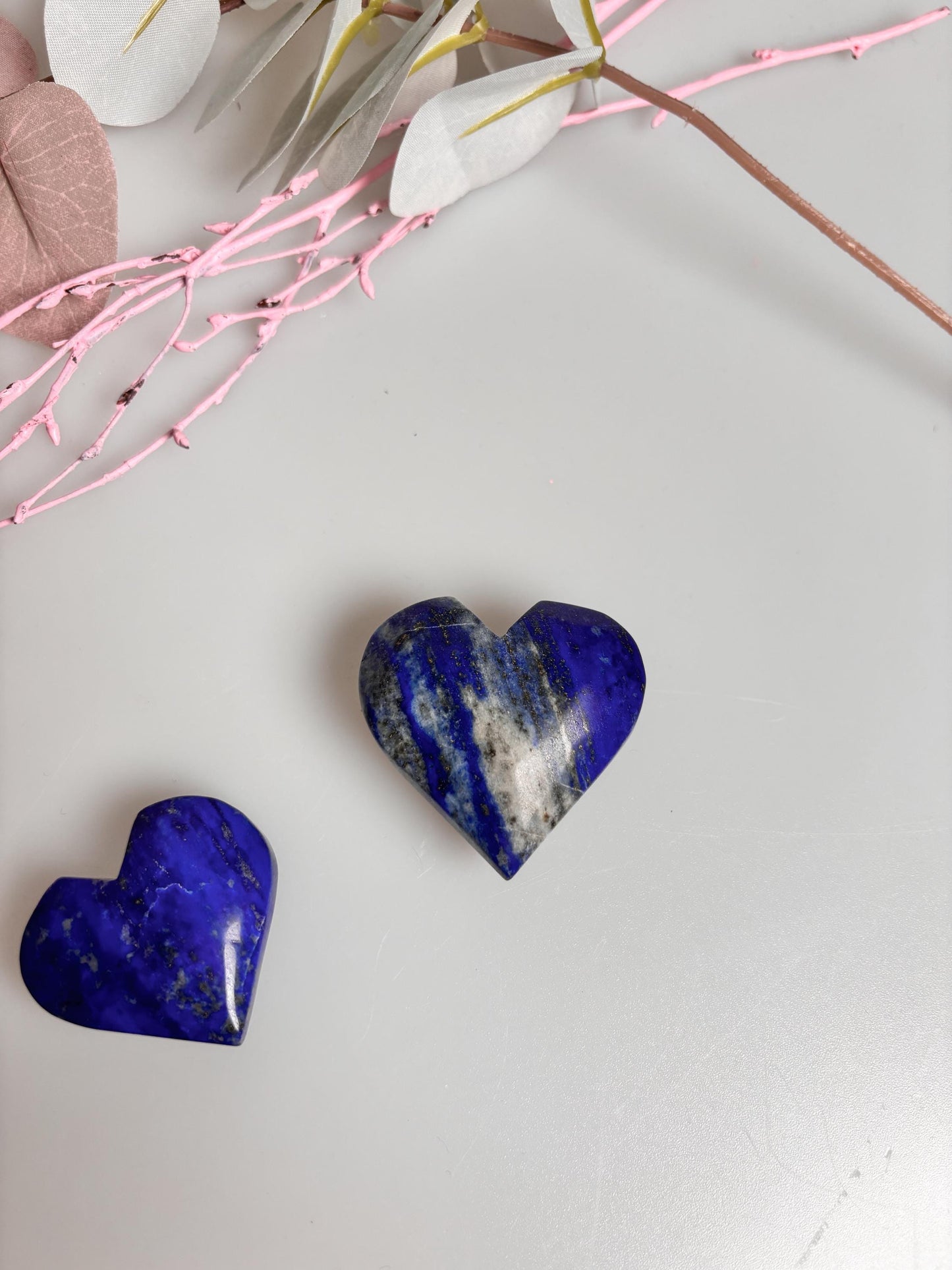 Lapislazuli Dekoherz mit Pyriteinschlüssen  verschiedene Größen, spirituelle Dekoration und Glücksbringer