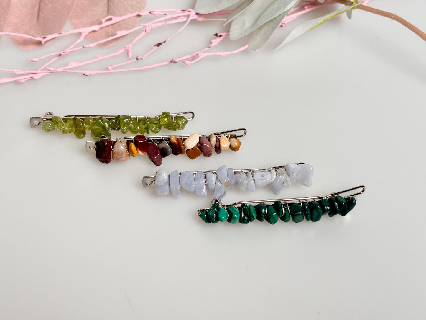 Zarte Haarklammern im Boho-Stil mit Edelsteinen Malachit, Peridot, Mookait, Blue Lace Achat
