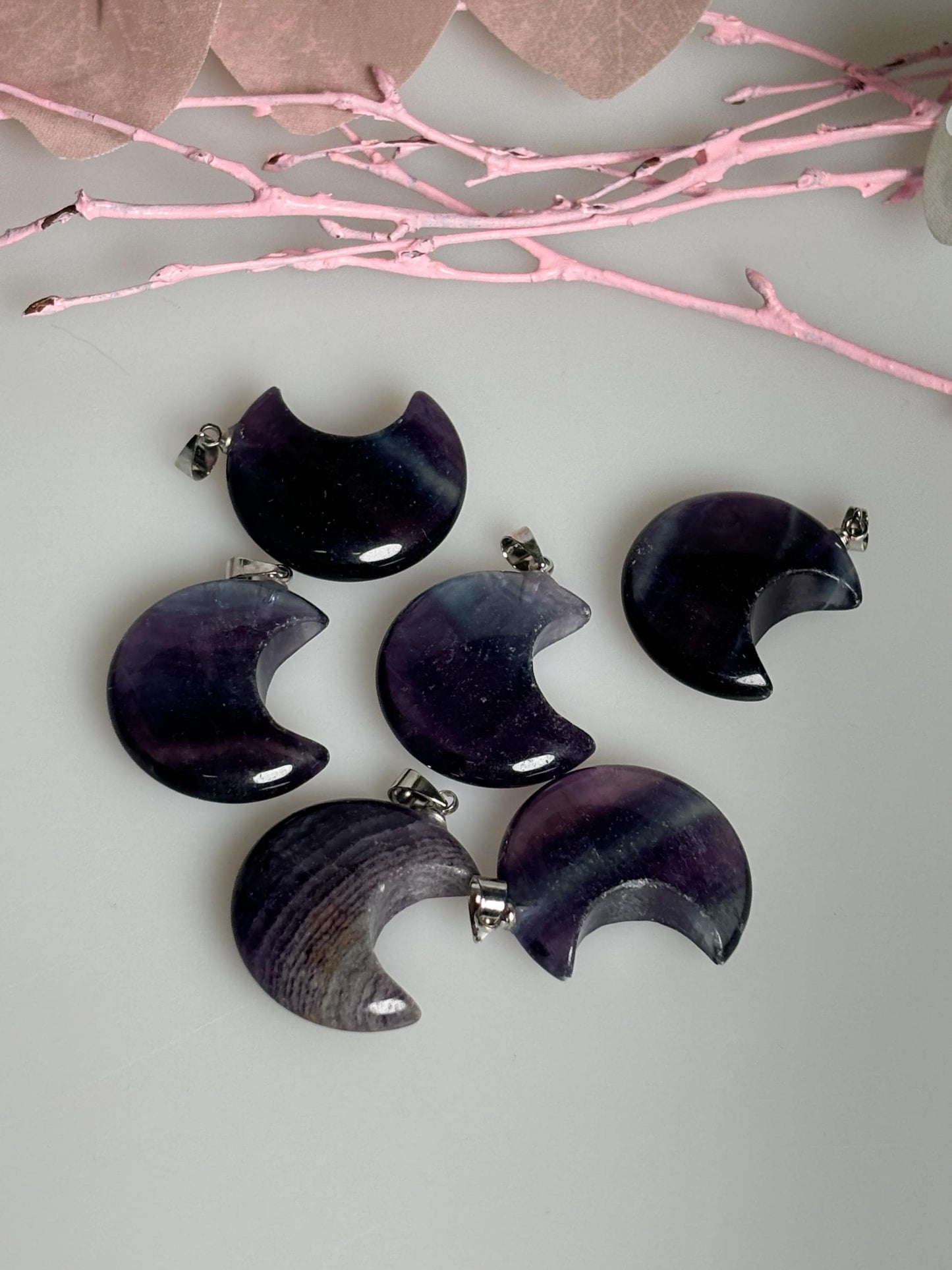 Fluorit Mond Kettenanhänger 2,4 cm Natürlicher Edelstein Schmuck für Intuition und Klarheit