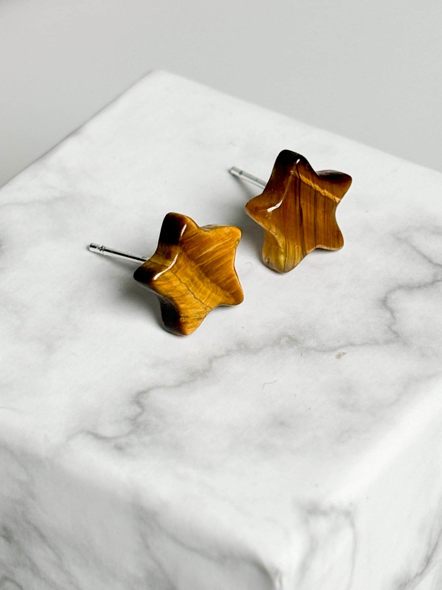 Tigerauge Ohrstecker 9mm mit 925 Silber Nadel Natürlicher Schmuck mit Schutz und Stärke