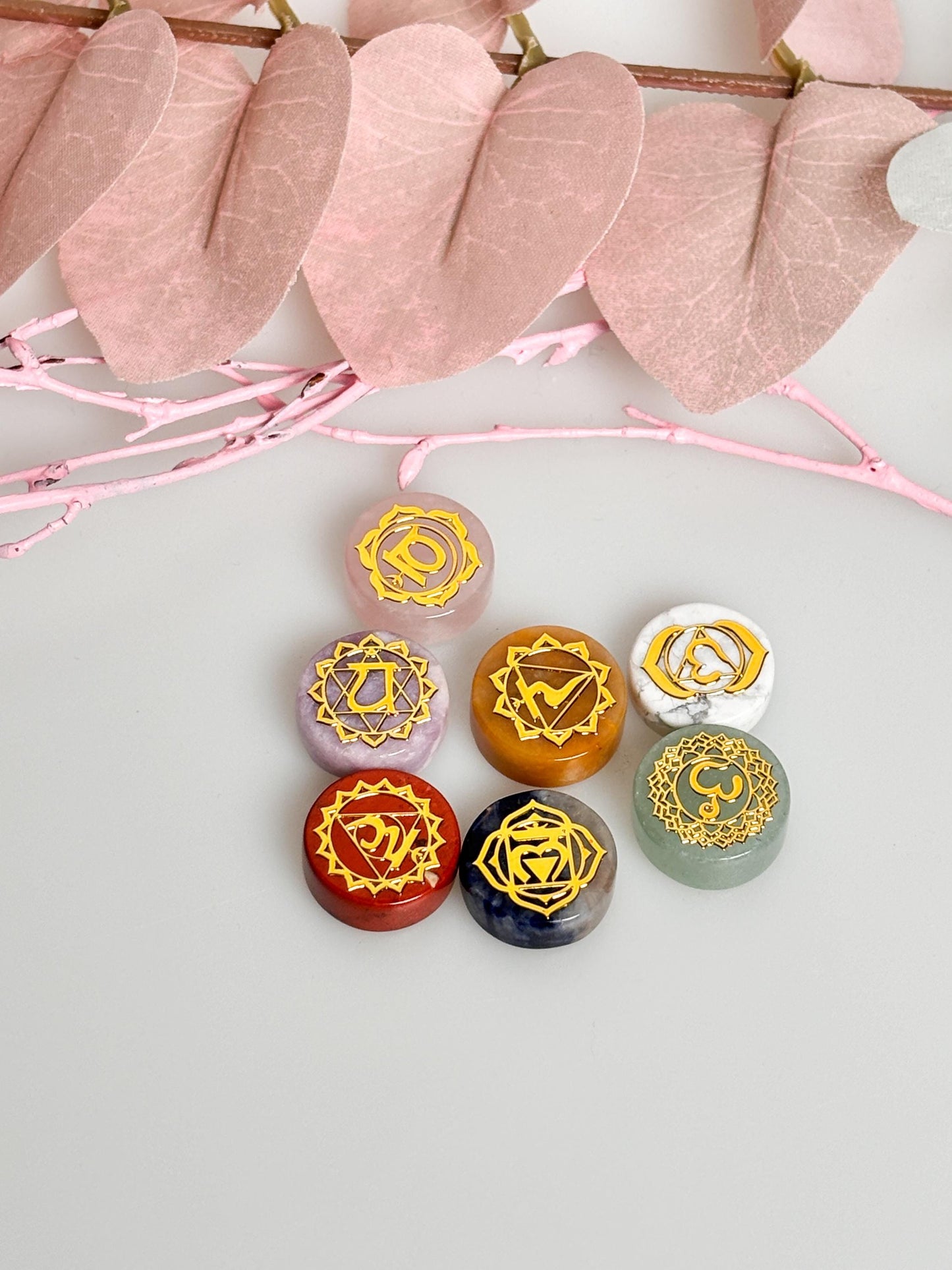 Kleine Kristall Chakra Steine Set 7 Edelsteine für Energiearbeit, Heilung & Meditation