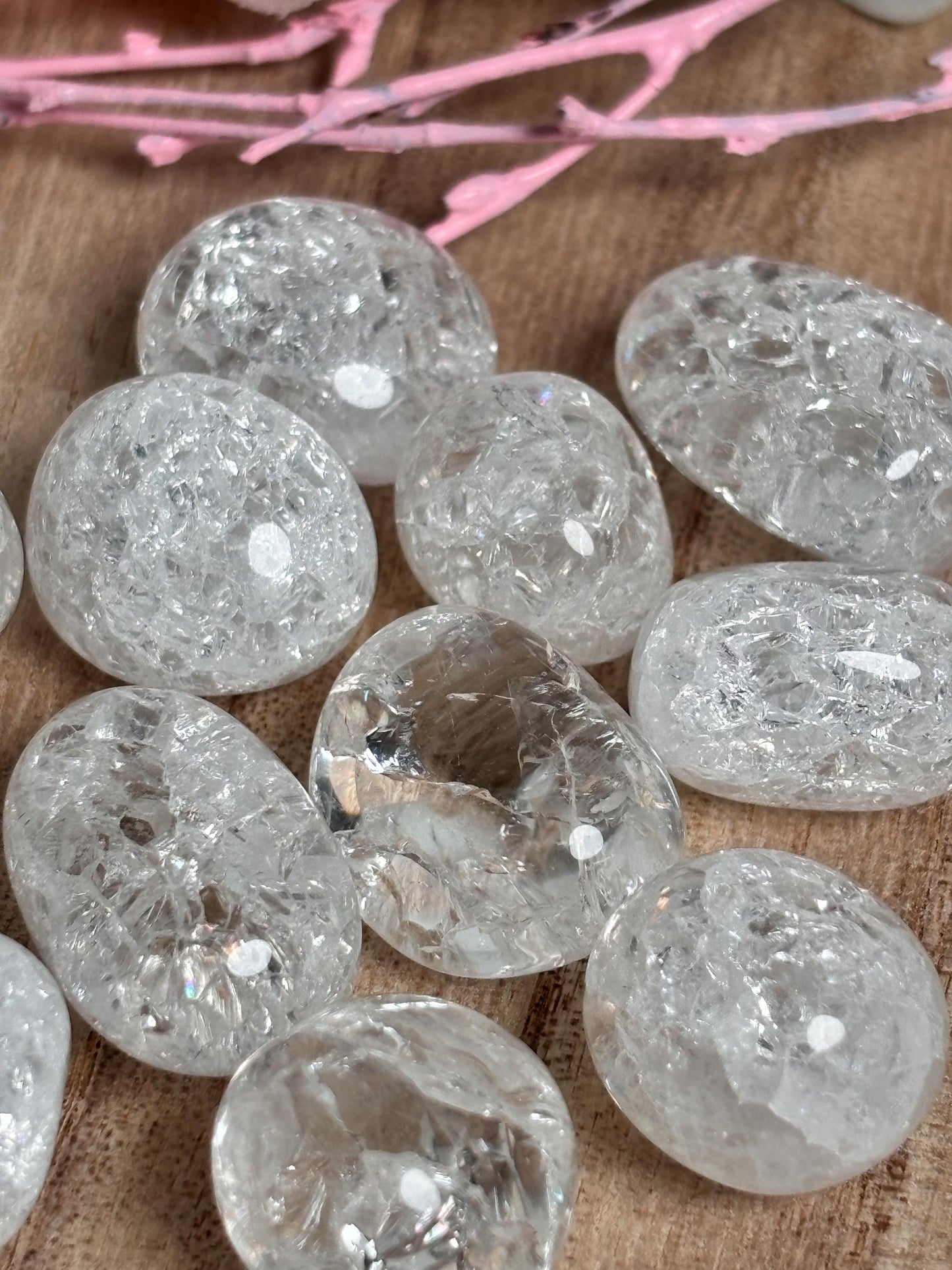 Kleine Crackle Quartz Trommelsteine Mit faszinierenden Regenbögen