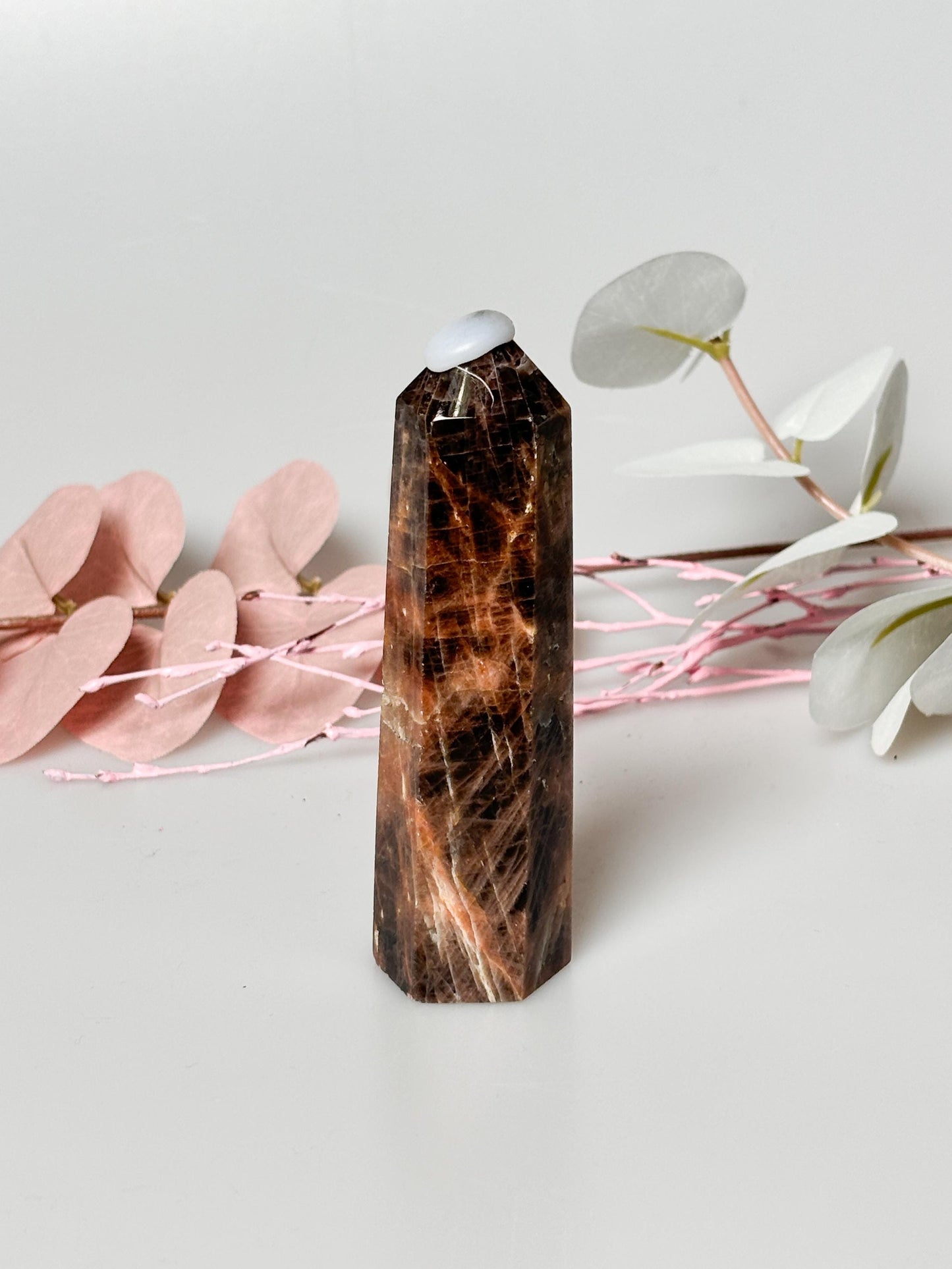 Schwarze Mondstein Türme Energetische Kristalle für Schutz und Intuition