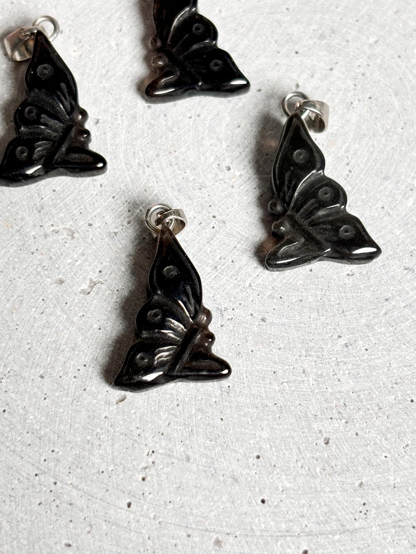 Kleine Feen Kettenanhänger aus schwarzem Obsidian Schutz & Energie