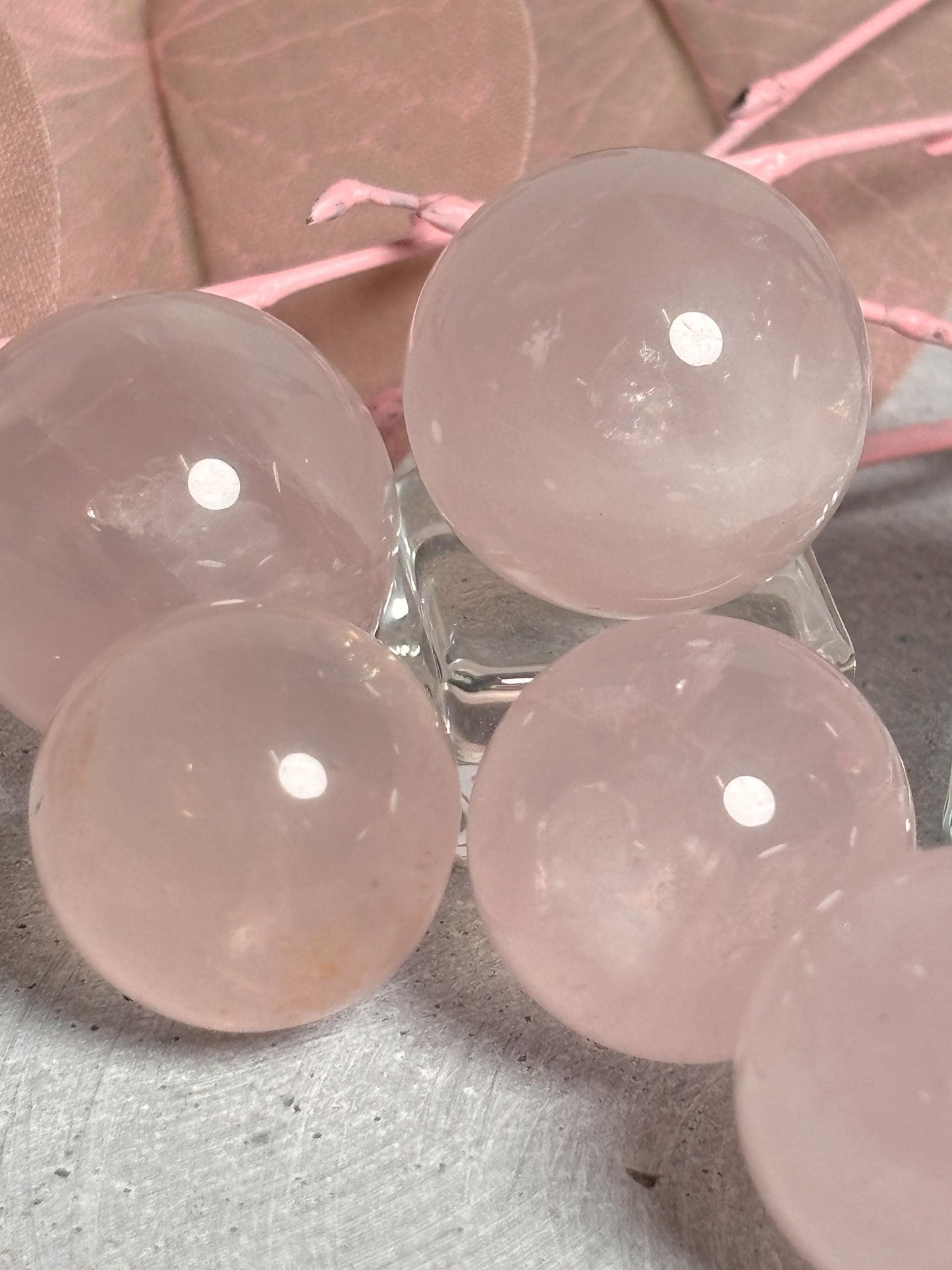 Rosenquarz Kugeln Kleine, hochwertige Edelstein Kugeln in 2 Größen