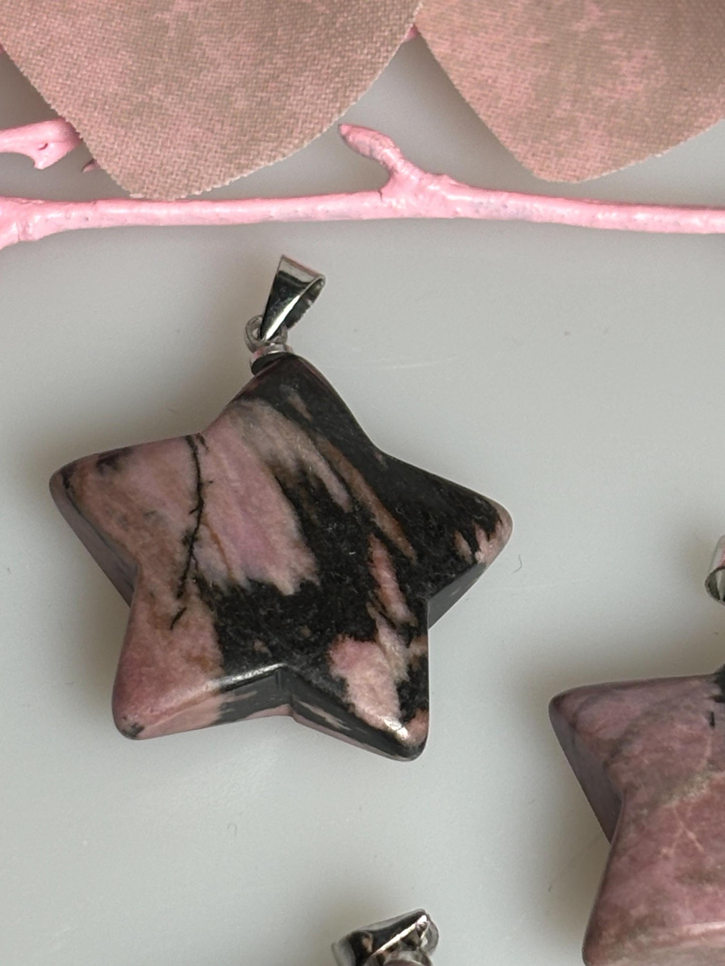 Rhodonit Stern Kettenanhänger ca. 2,5 x 2,5 cm, Naturstein Schmuck
