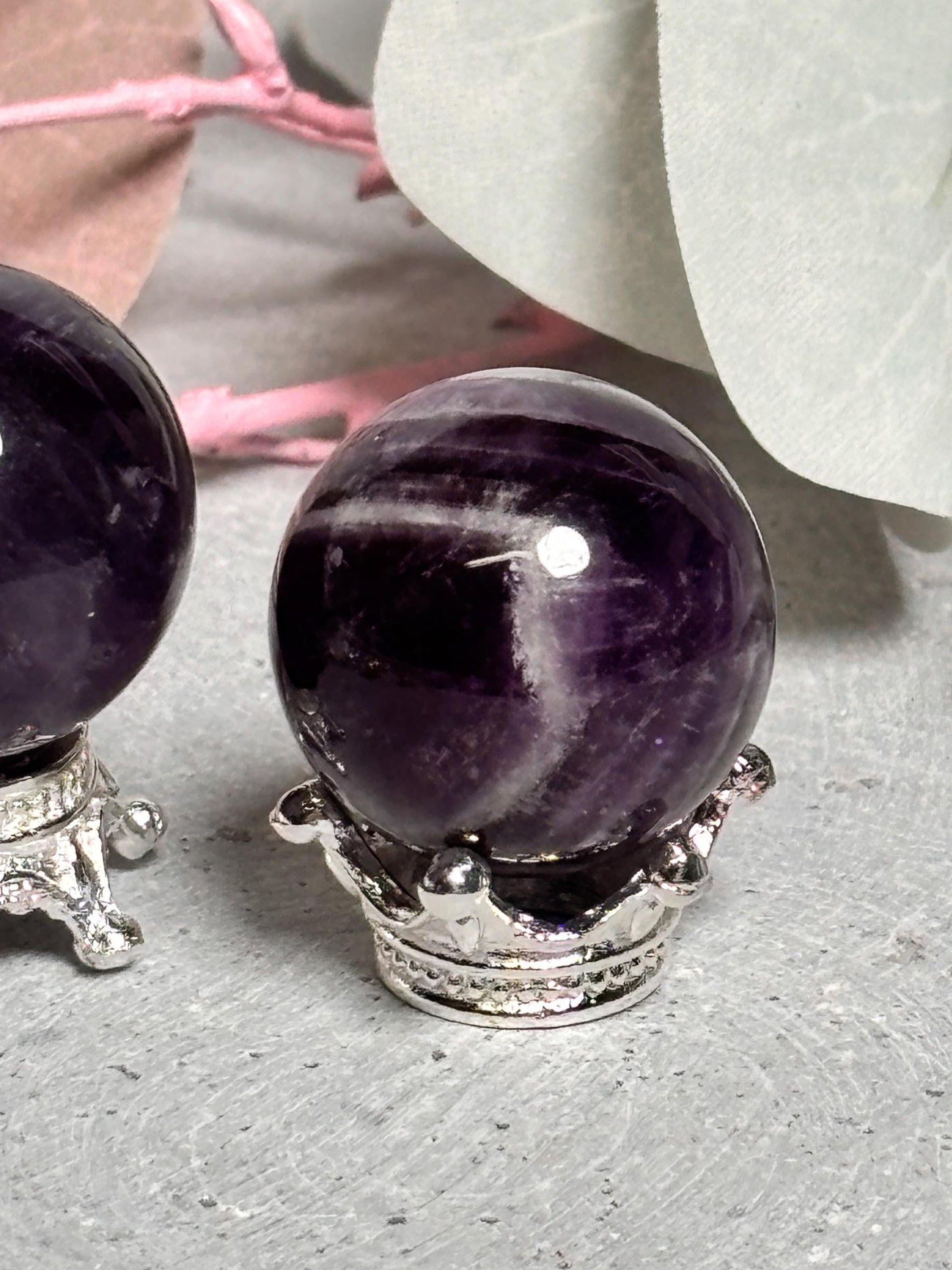Mini Traumamethyst Kugeln ca. 1,8 cm Kristallkugeln für Meditation und Dekoration