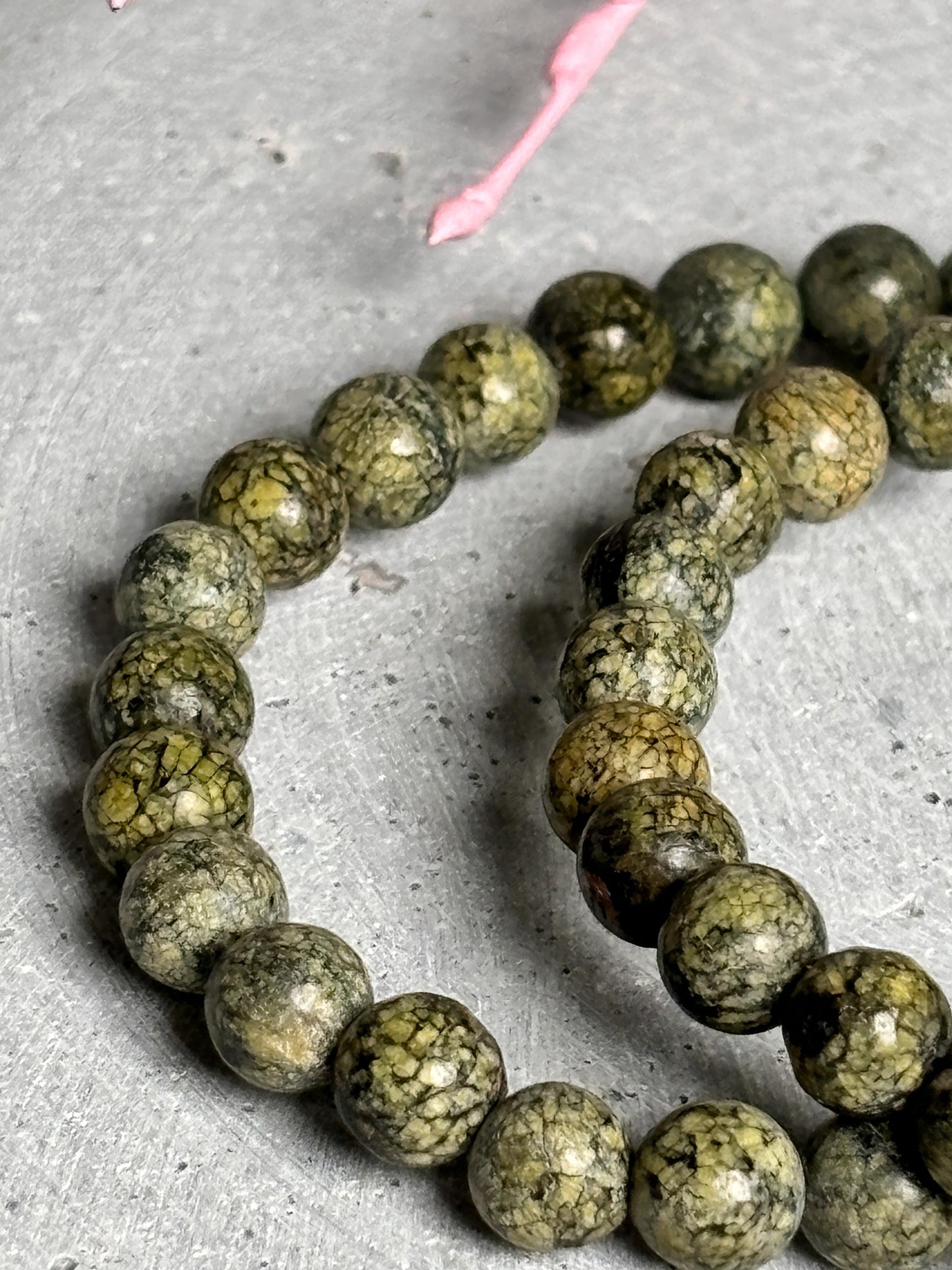 Elastisches Armband aus Schlangenhaut Jaspis Spirituelles Schmuckstück für Schutz und Stabilität, Natursteinarmband