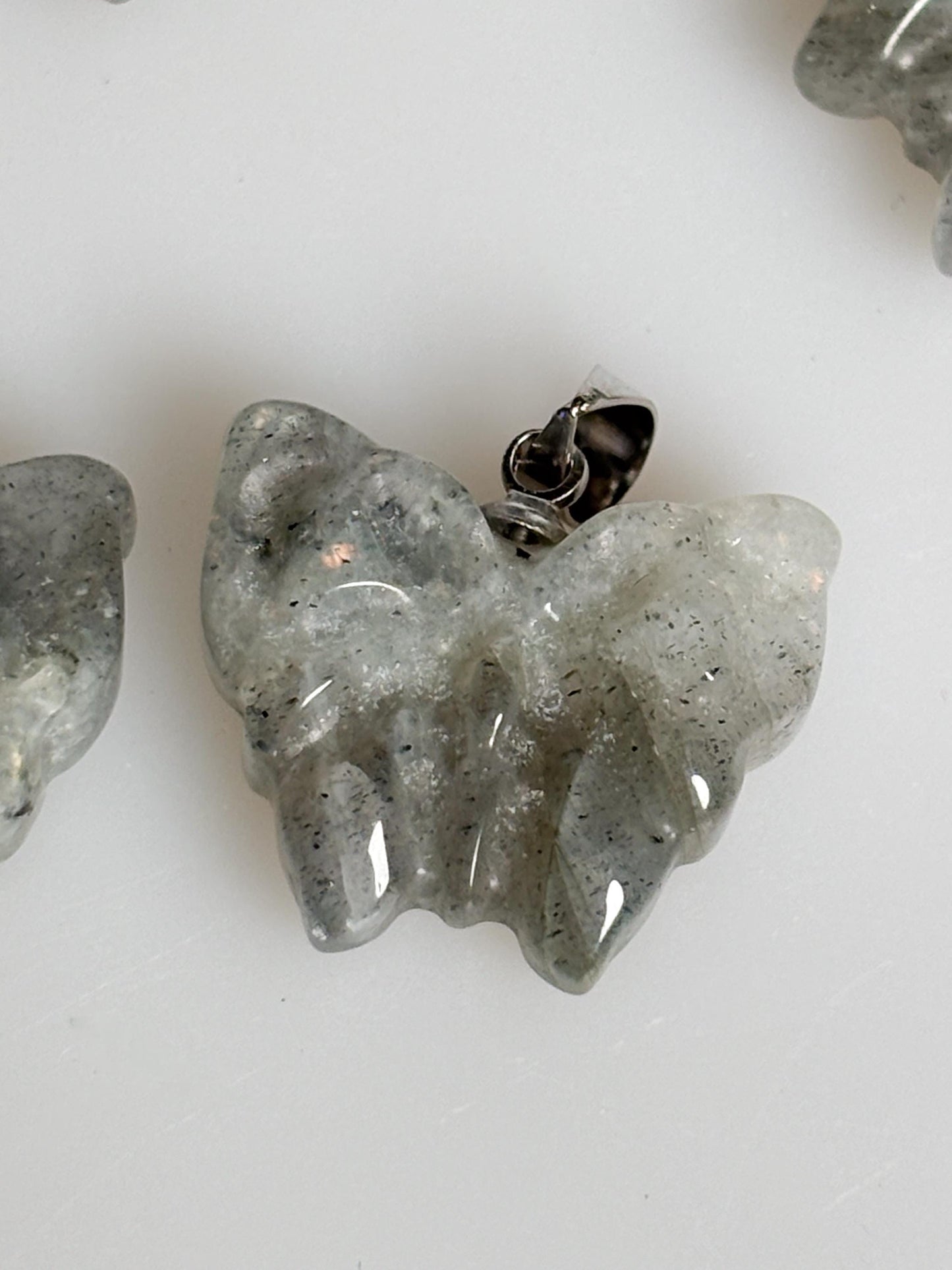 Labradorit Schmetterling Kettenanhänger Magischer Schmuck mit schillerndem Stein