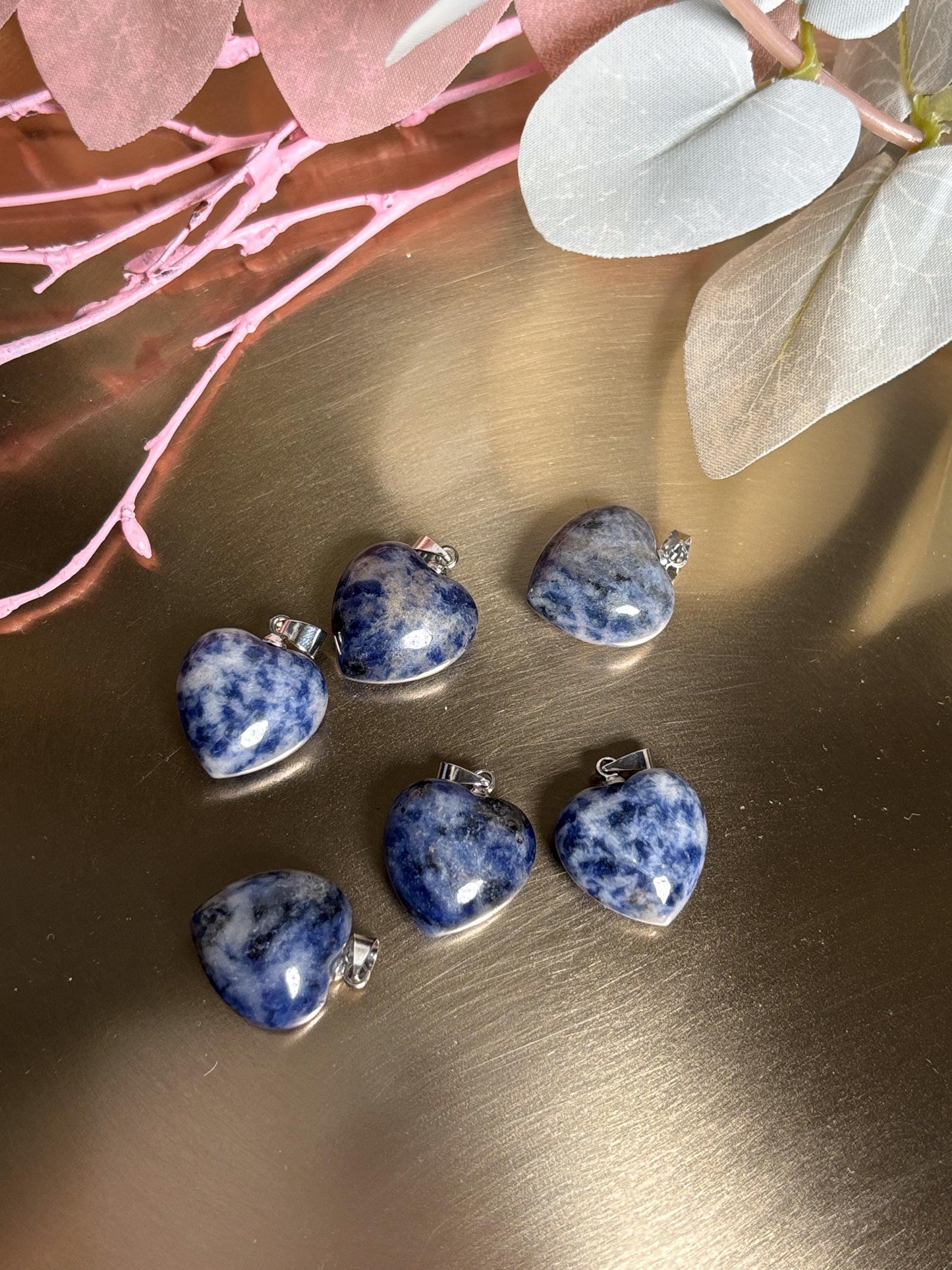 Kleiner Sodalith Herzanhänger Edler Schmuck aus Naturstein Spirituelles Geschenk & Begleiter