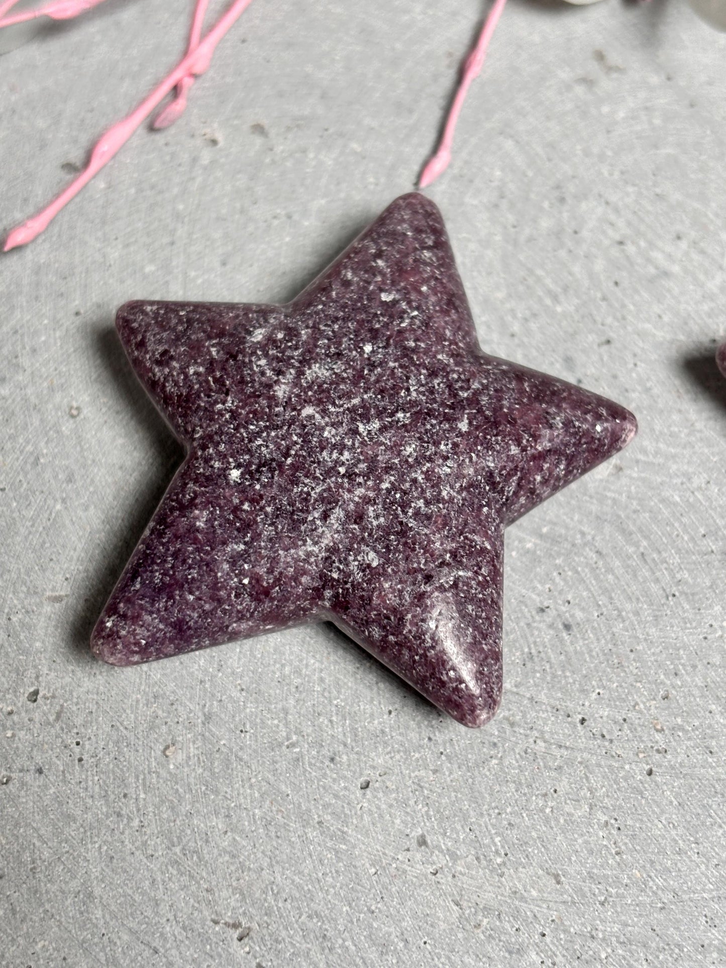 Lepidolith Deko Sterne ca. 5cm Funkelnde Edelsteinsterne für Harmonie & Entspannung