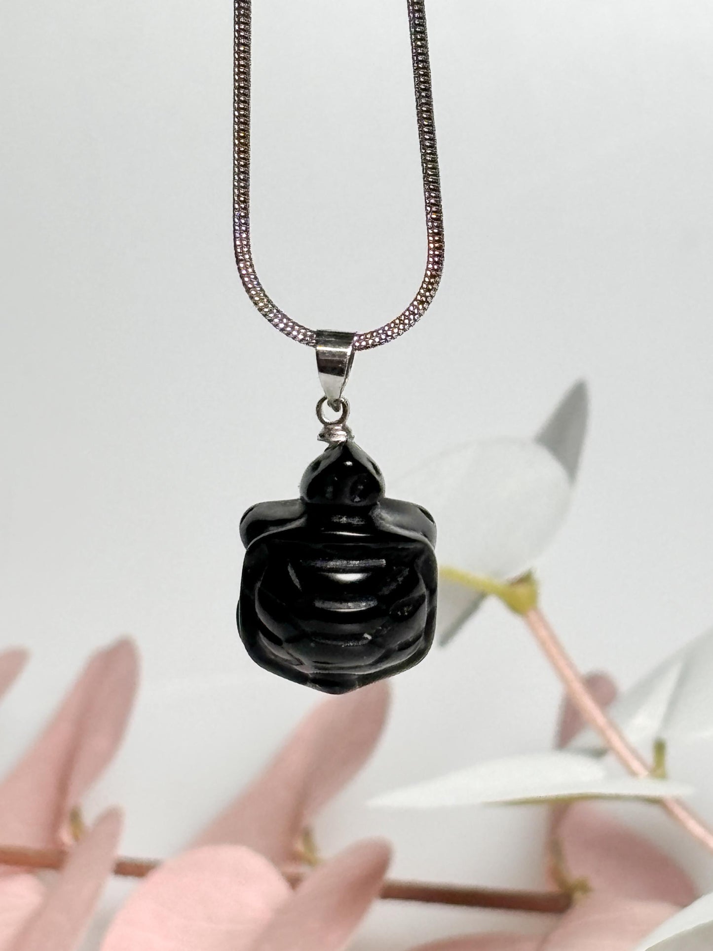 Schildkröten Kettenanhänger aus Obsidian Natürlicher Schutzstein & Spiritueller Schmuck