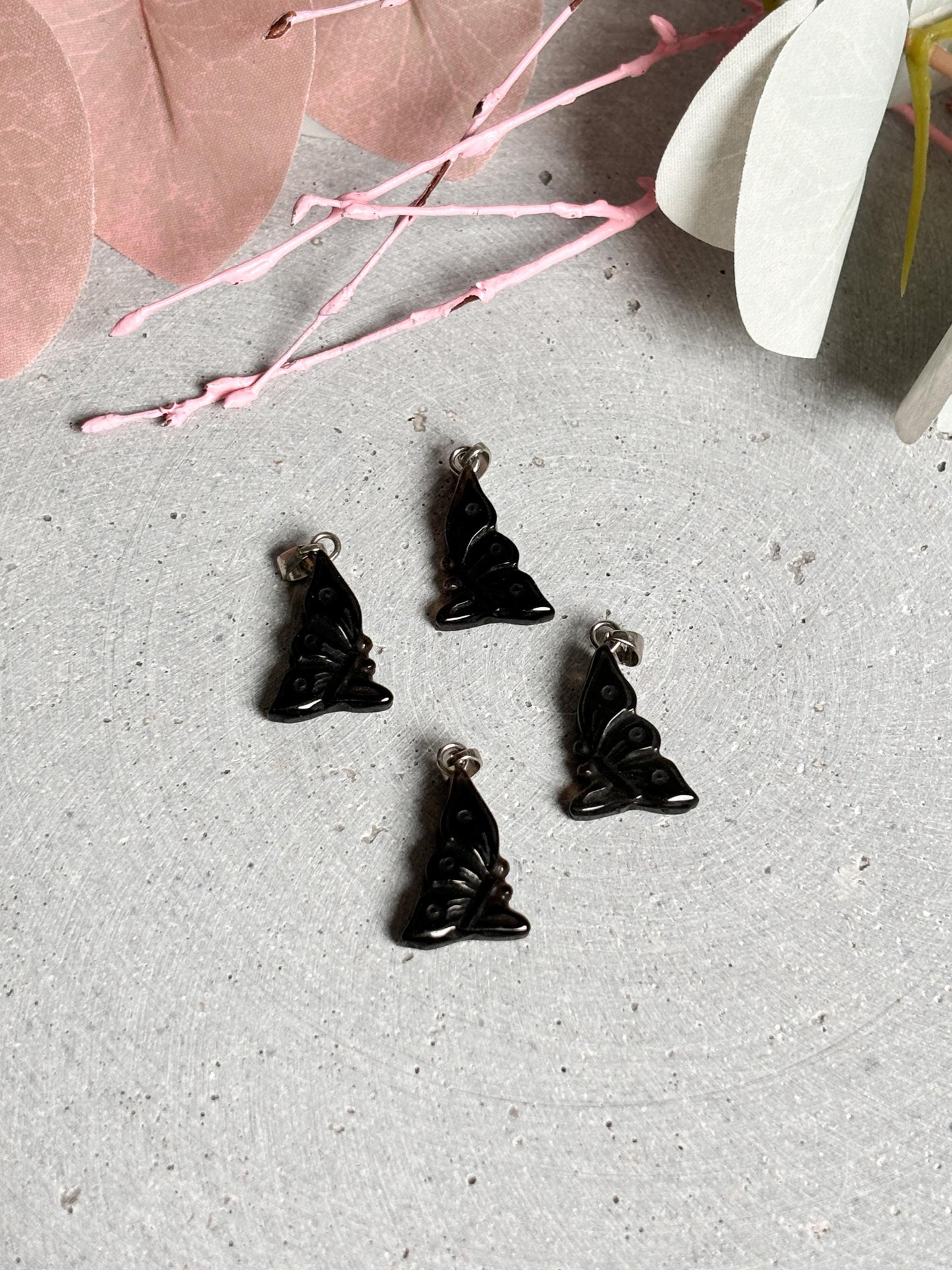 Kleine Feen Kettenanhänger aus schwarzem Obsidian Schutz & Energie