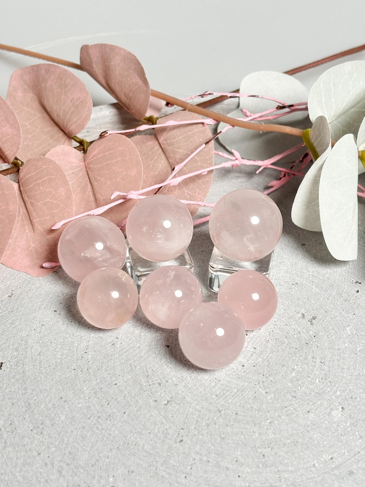 Rosenquarz Kugeln Kleine, hochwertige Edelstein Kugeln in 2 Größen