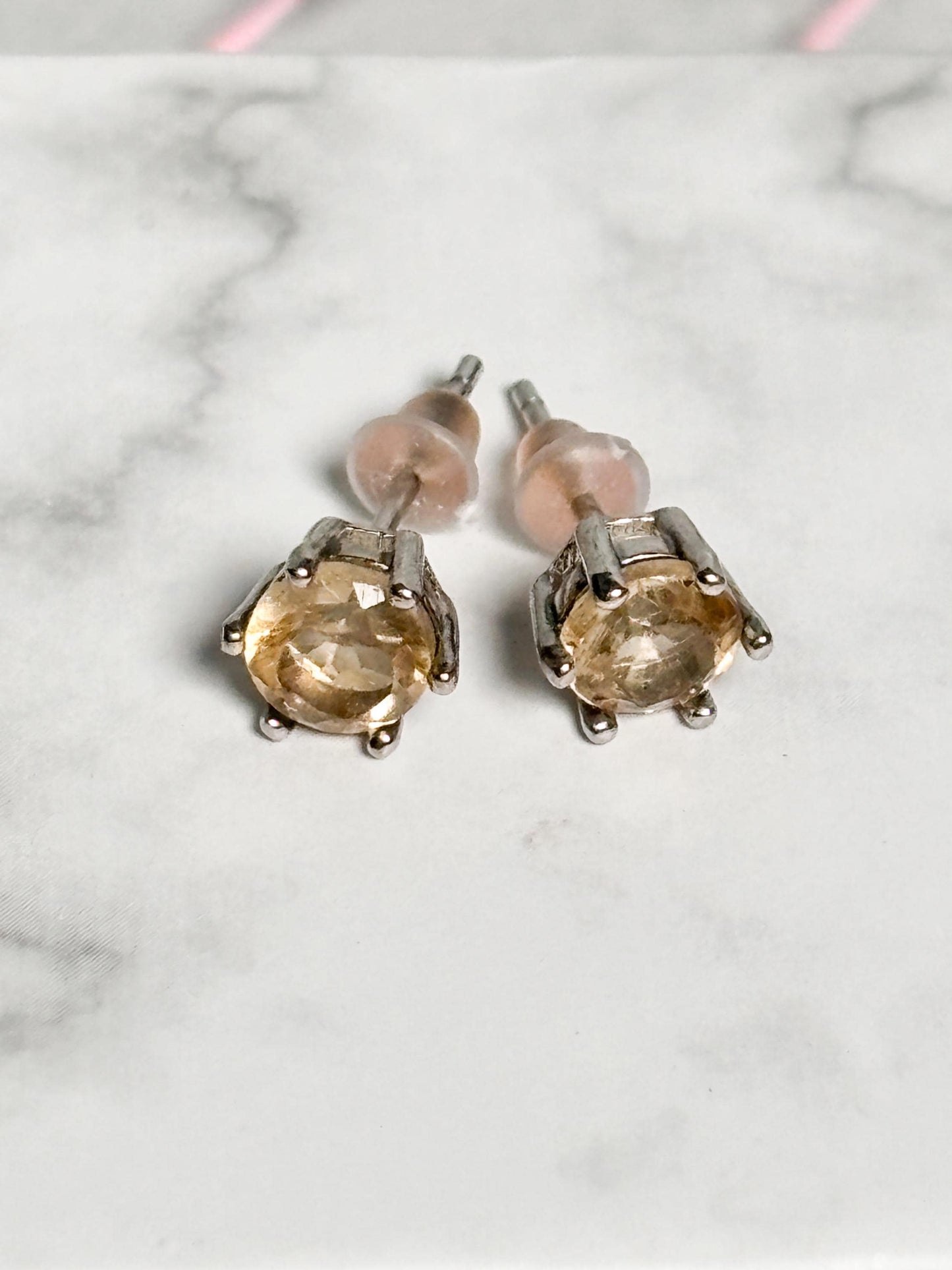 Facetierte Citrin Ohrstecker 925 Silber, echter Citrin Schmuck, gelber Edelstein Ohrringe, Geschenk für Sie
