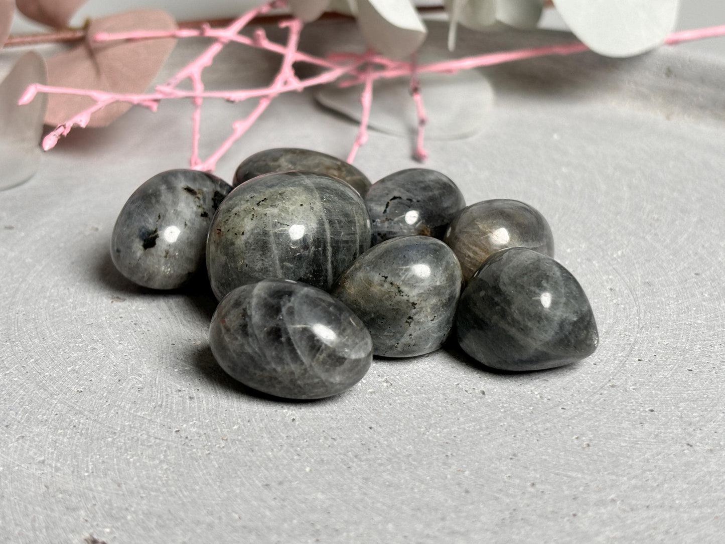 Labradorit Trommelsteine mit wunderschönem Flash Hochwertige Kristalle für Dekoration, Meditation und Energiearbeit