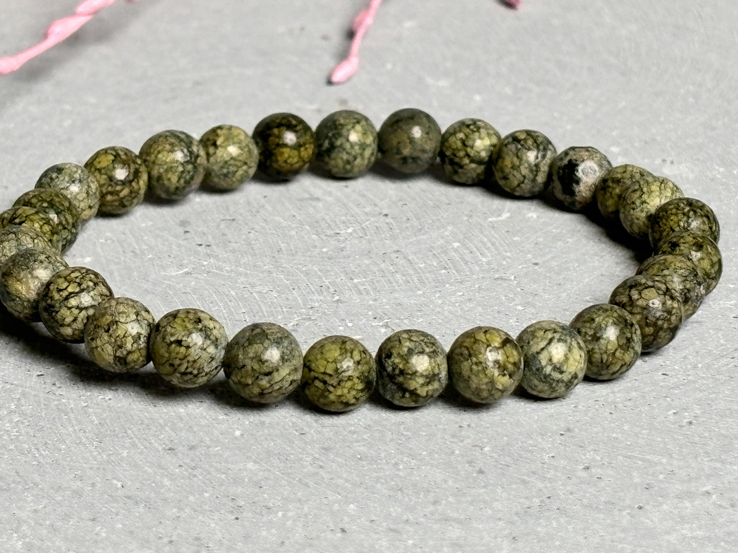 Elastisches Armband aus Schlangenhaut Jaspis Spirituelles Schmuckstück für Schutz und Stabilität, Natursteinarmband