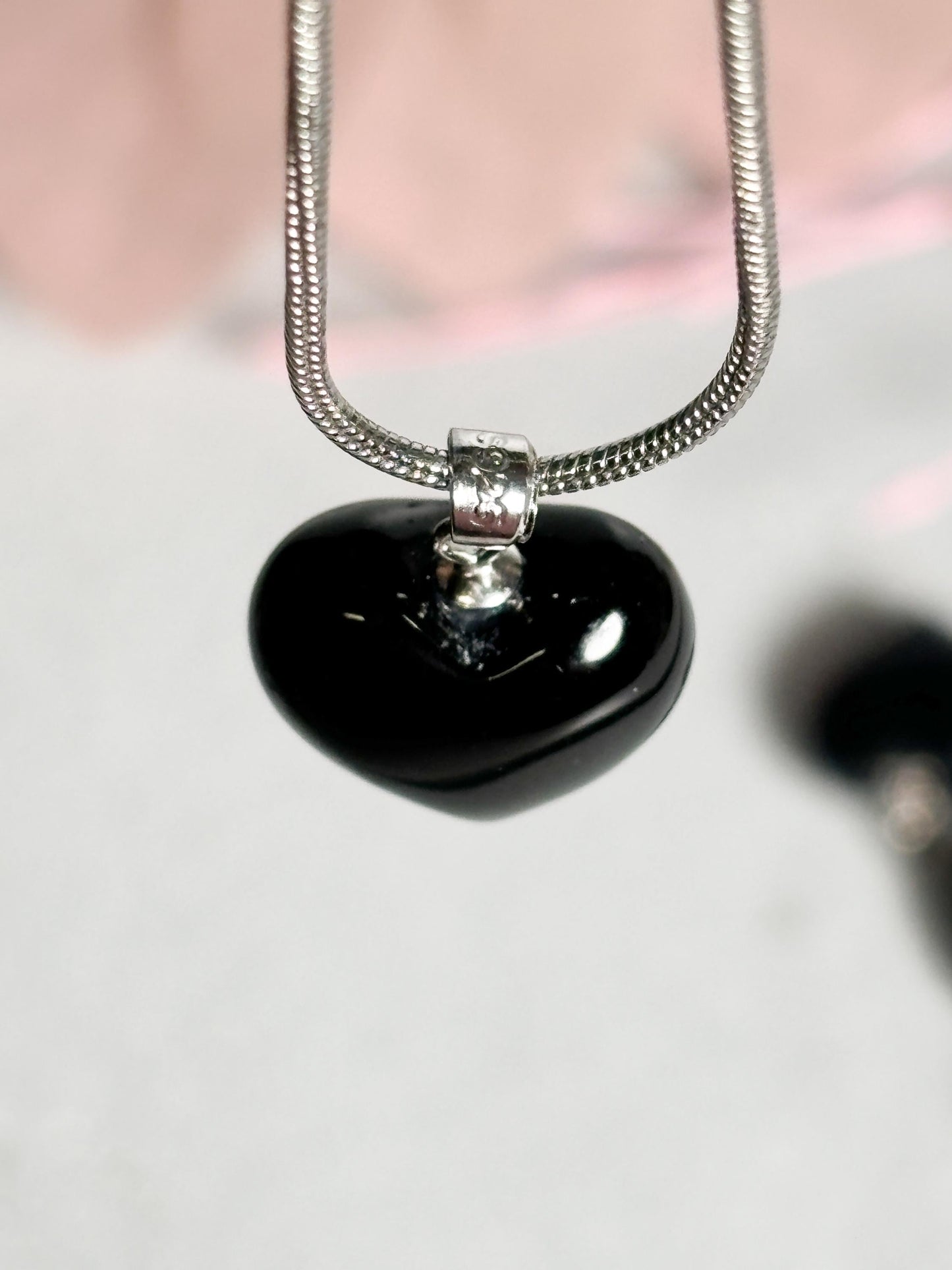 Obsidian Herzanhänger mit 925 Silberöse Schutzstein Schmuck aus Edelstein