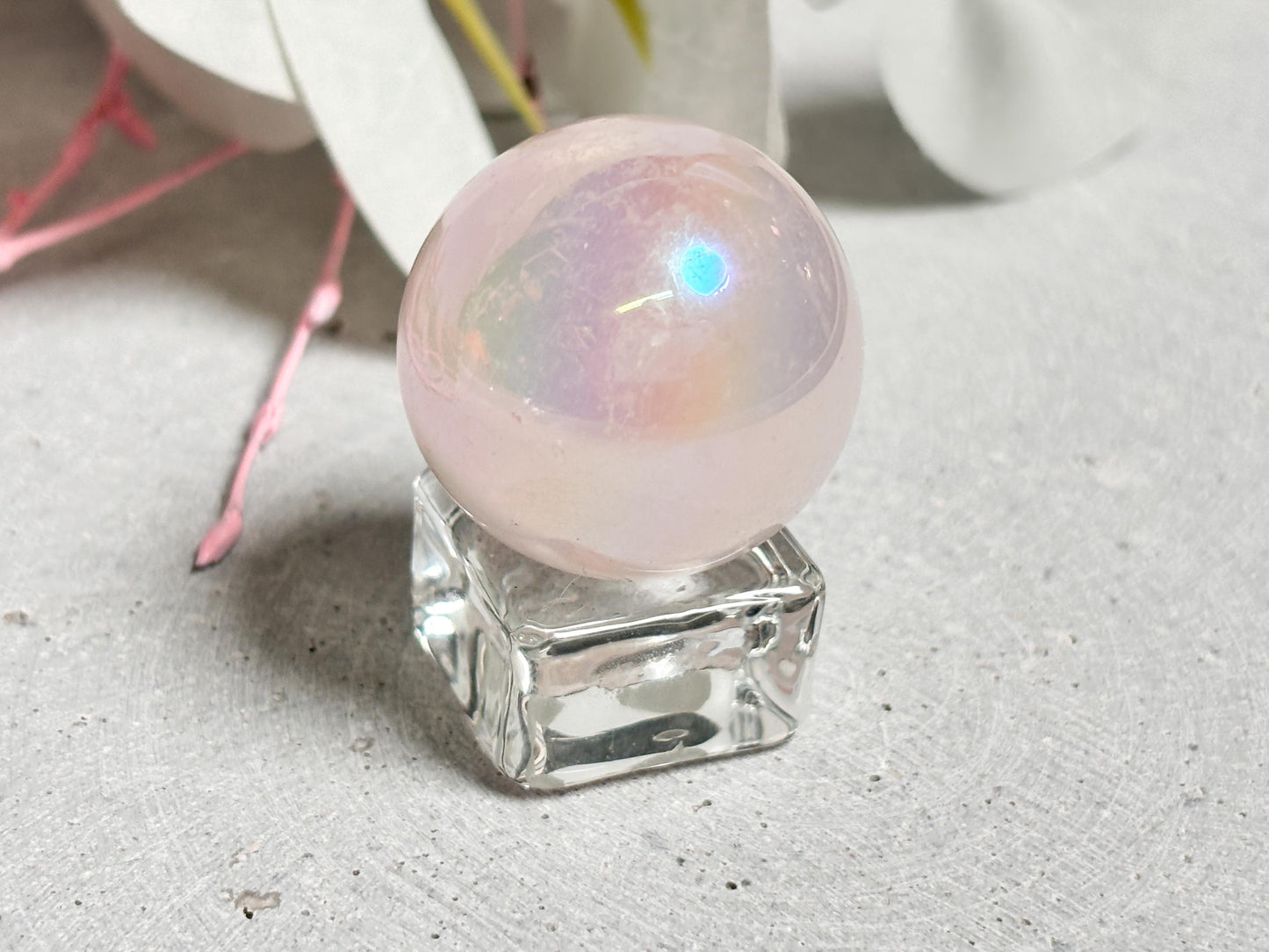 Aura Rosequarz Kugel 2,6 cm – Schimmernder Rosenquarz Kristall für Energie & Harmonie