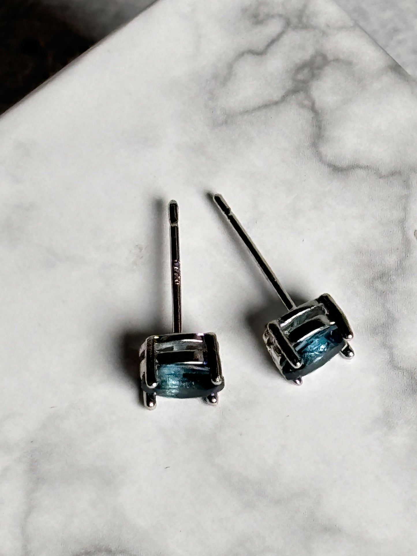 London Blue Topas Ohrstecker mit 925 Silber Eleganter Ohrschmuck