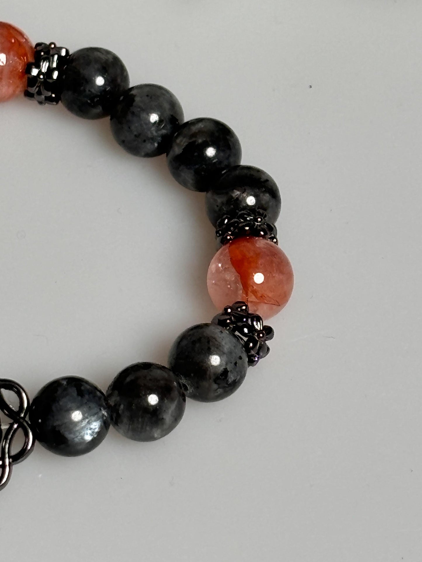Elastisches Armband aus Larvikit, Feuerquarz & Terra Hertz Perlen 8mm edler Kristallschmuck