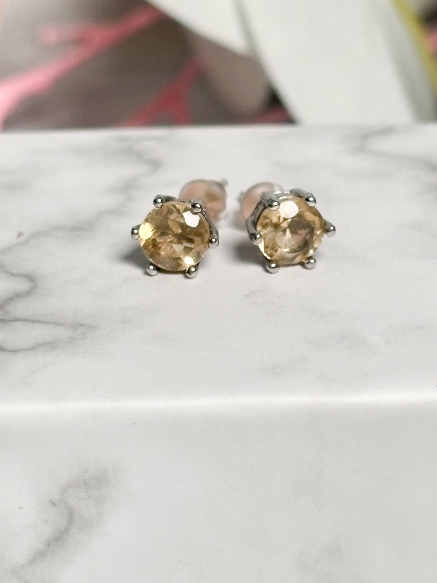 Facetierte Citrin Ohrstecker 925 Silber, echter Citrin Schmuck, gelber Edelstein Ohrringe, Geschenk für Sie