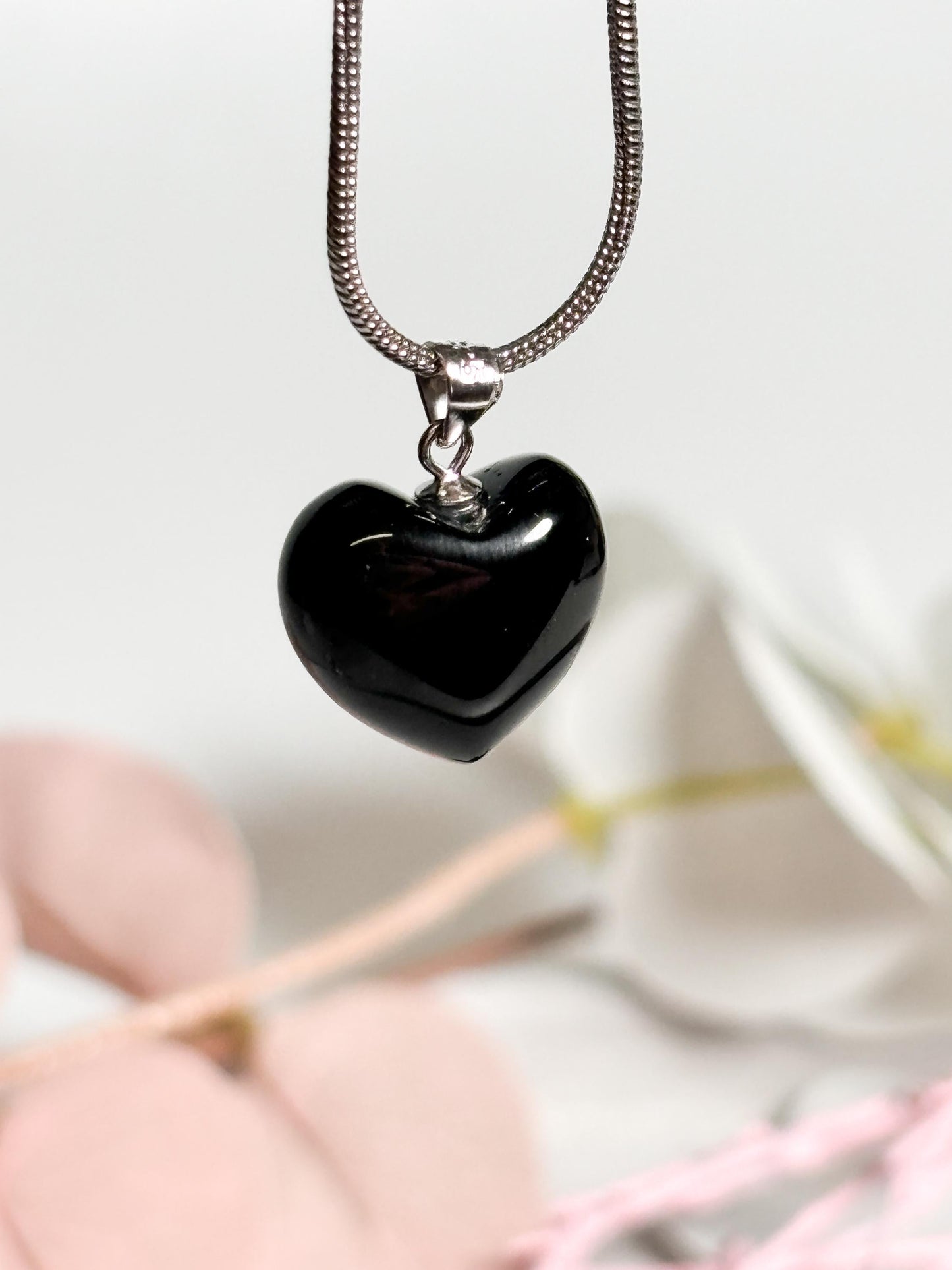 Obsidian Herzanhänger mit 925 Silberöse Schutzstein Schmuck aus Edelstein