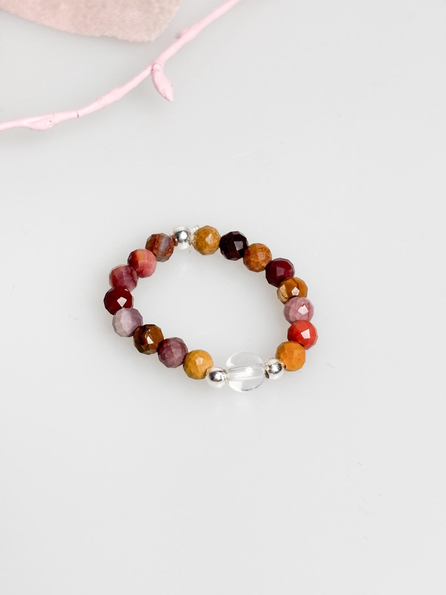 Mookaite Perlenring 3mm, elastischer Edelsteinring, zarte Schmuckring, bunter Jaspis Ring, handgefertigt, Geschenkidee