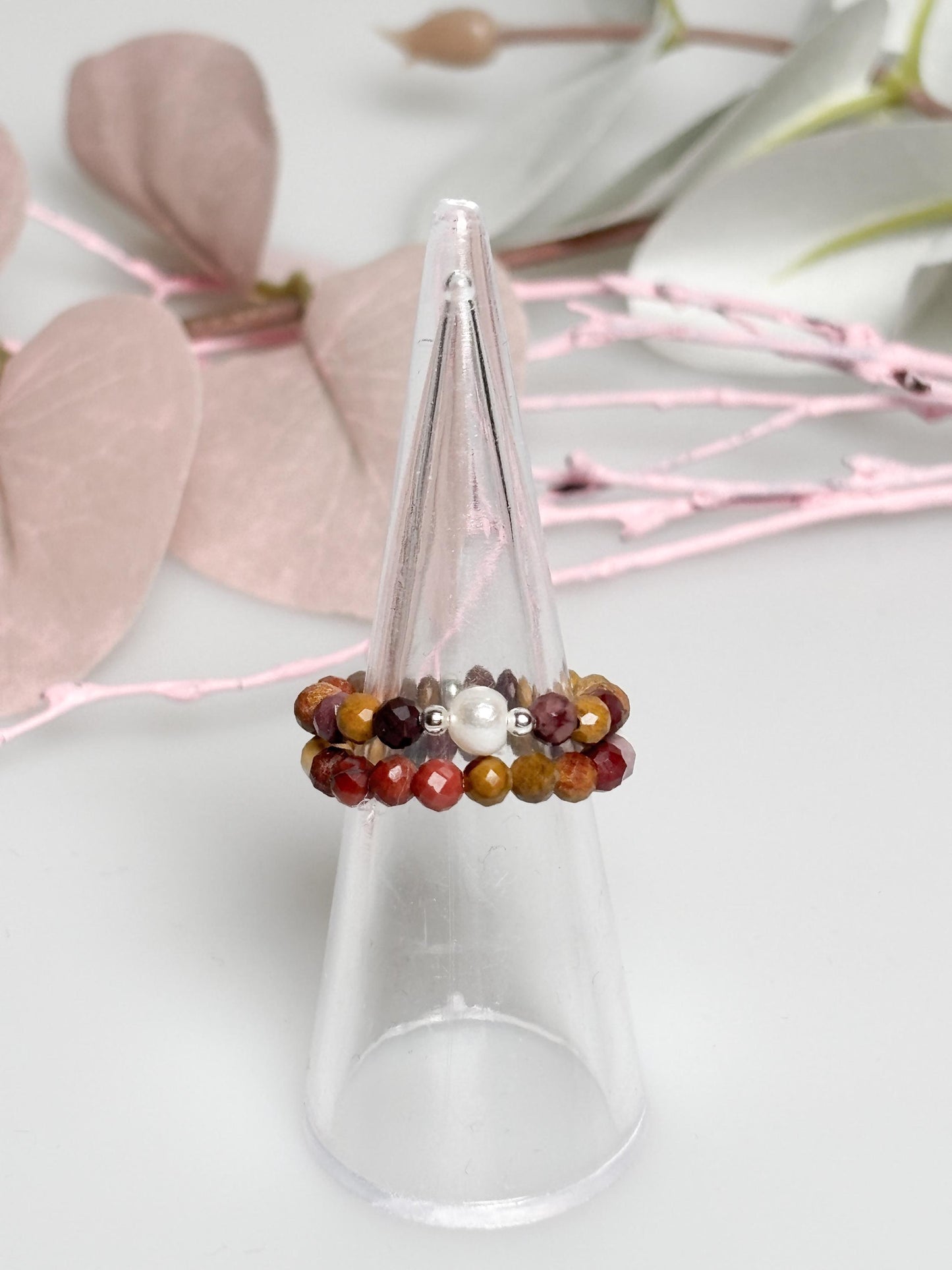Mookaite Perlenring 3mm, elastischer Edelsteinring, zarte Schmuckring, bunter Jaspis Ring, handgefertigt, Geschenkidee