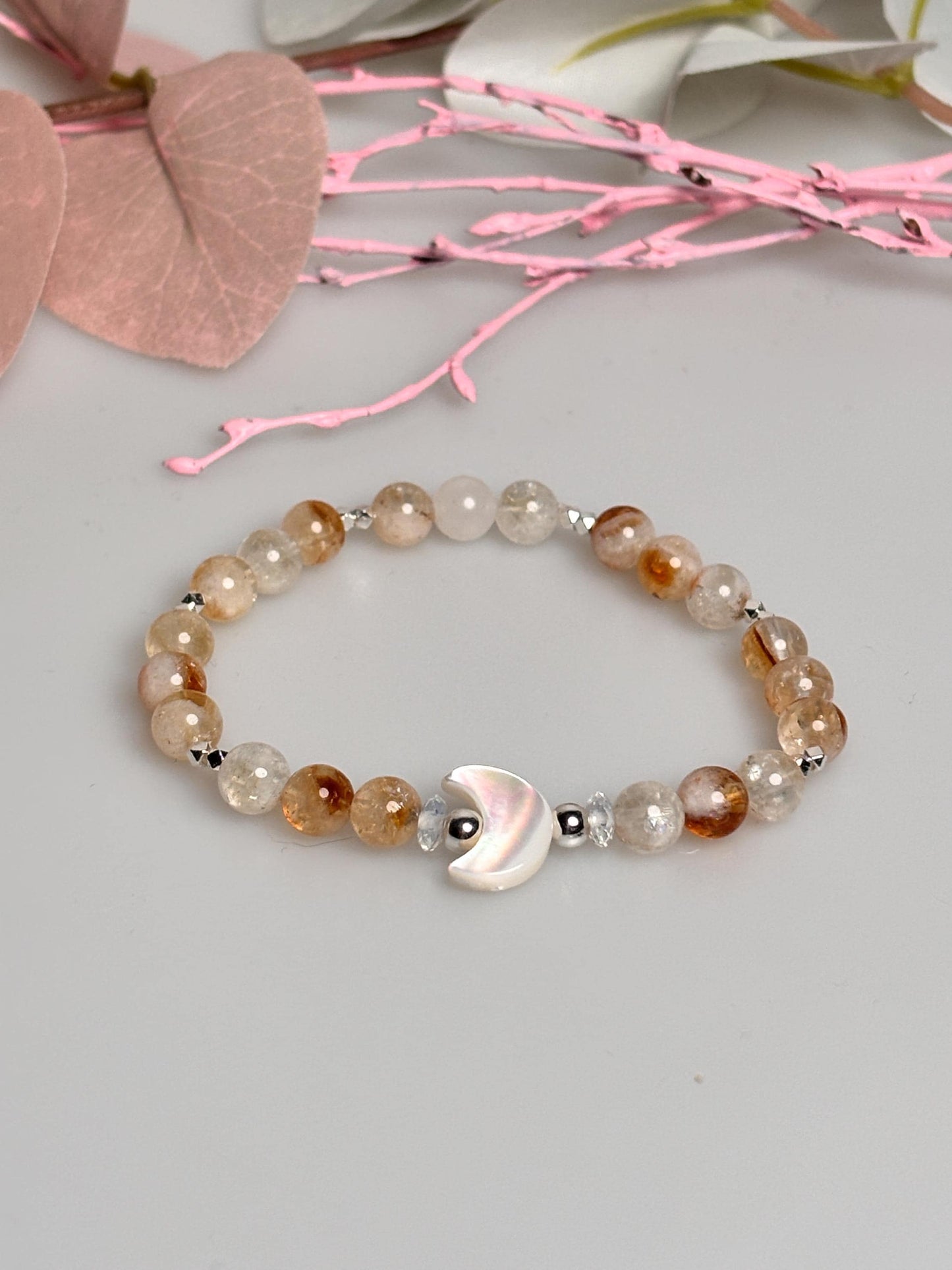 Golden Healer Armband elastisch 6 mm Perlen mit Muschelmond, Edelstein Armband, spiritueller Schmuck, handgefertigt
