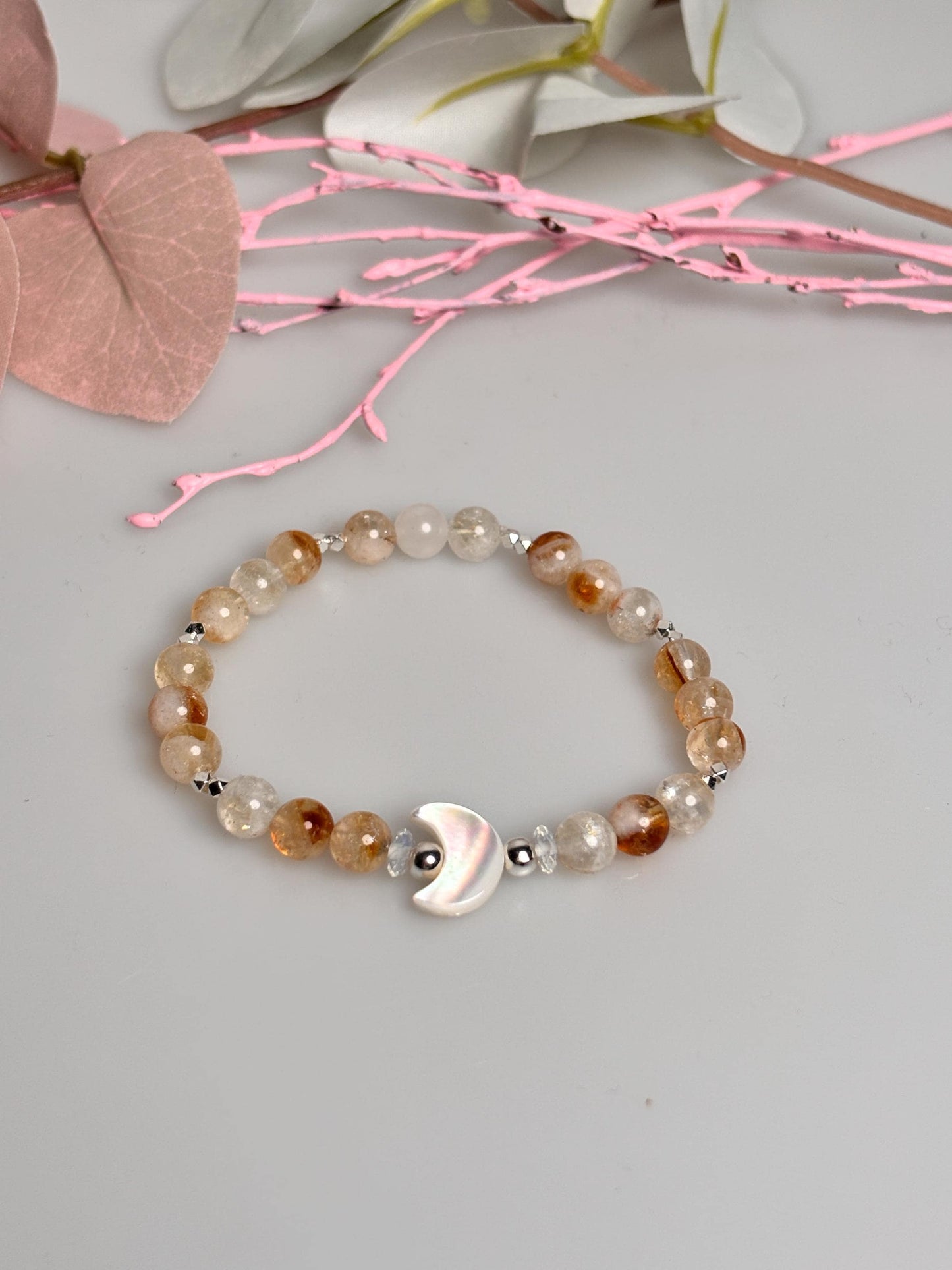 Golden Healer Armband elastisch 6 mm Perlen mit Muschelmond, Edelstein Armband, spiritueller Schmuck, handgefertigt