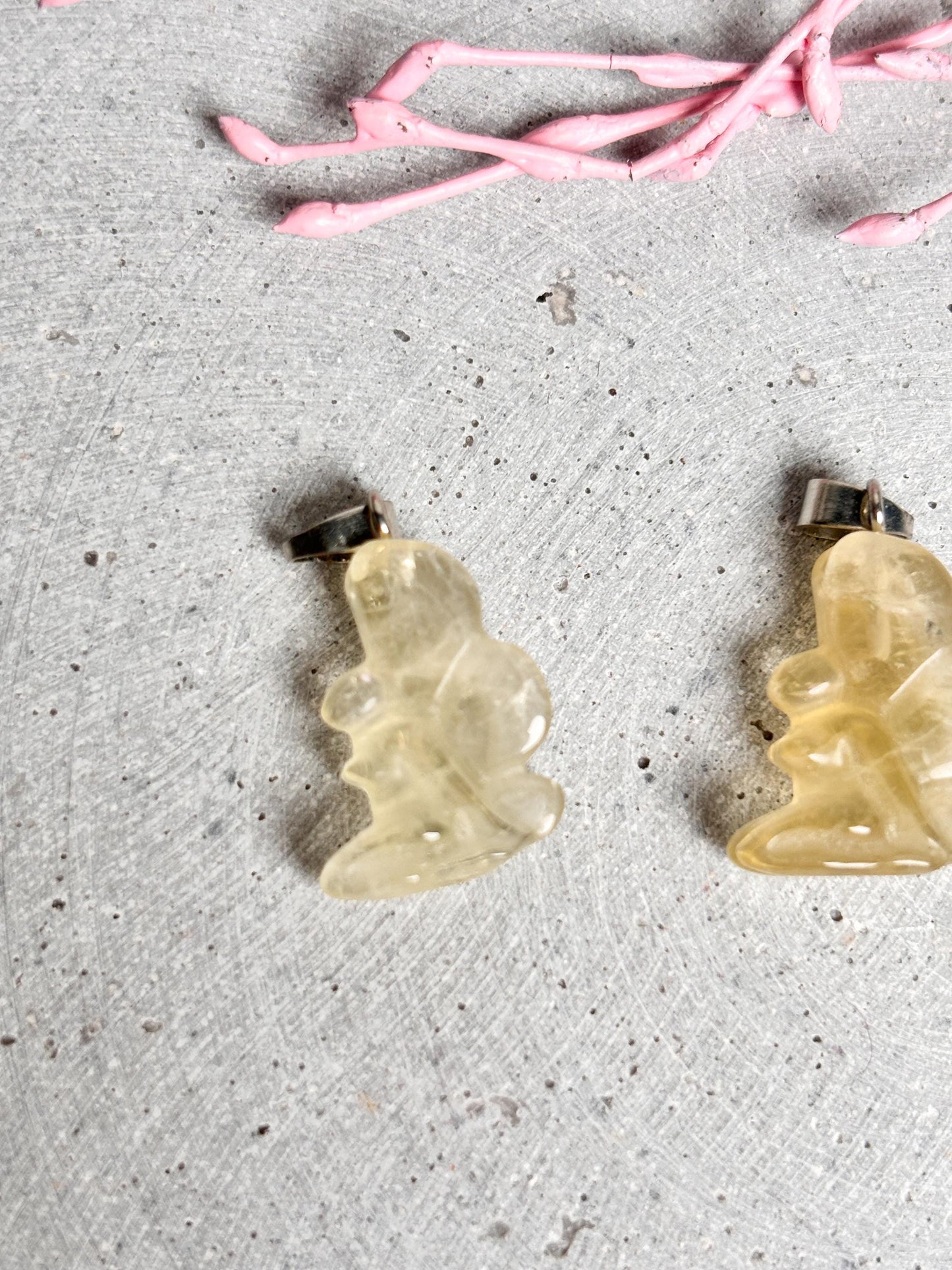 Kleiner Citrin Fee Kettenanhänger zarter Edelsteinanhänger, Glücksbringer, 925 Silberöse, ca. 2 cm