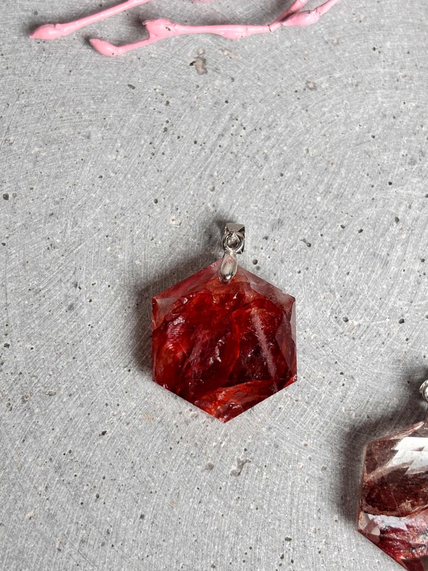 Feuerquarz Hexagon Anhänger Edelstein Kette, Energie & Schutz, Geschenkidee
