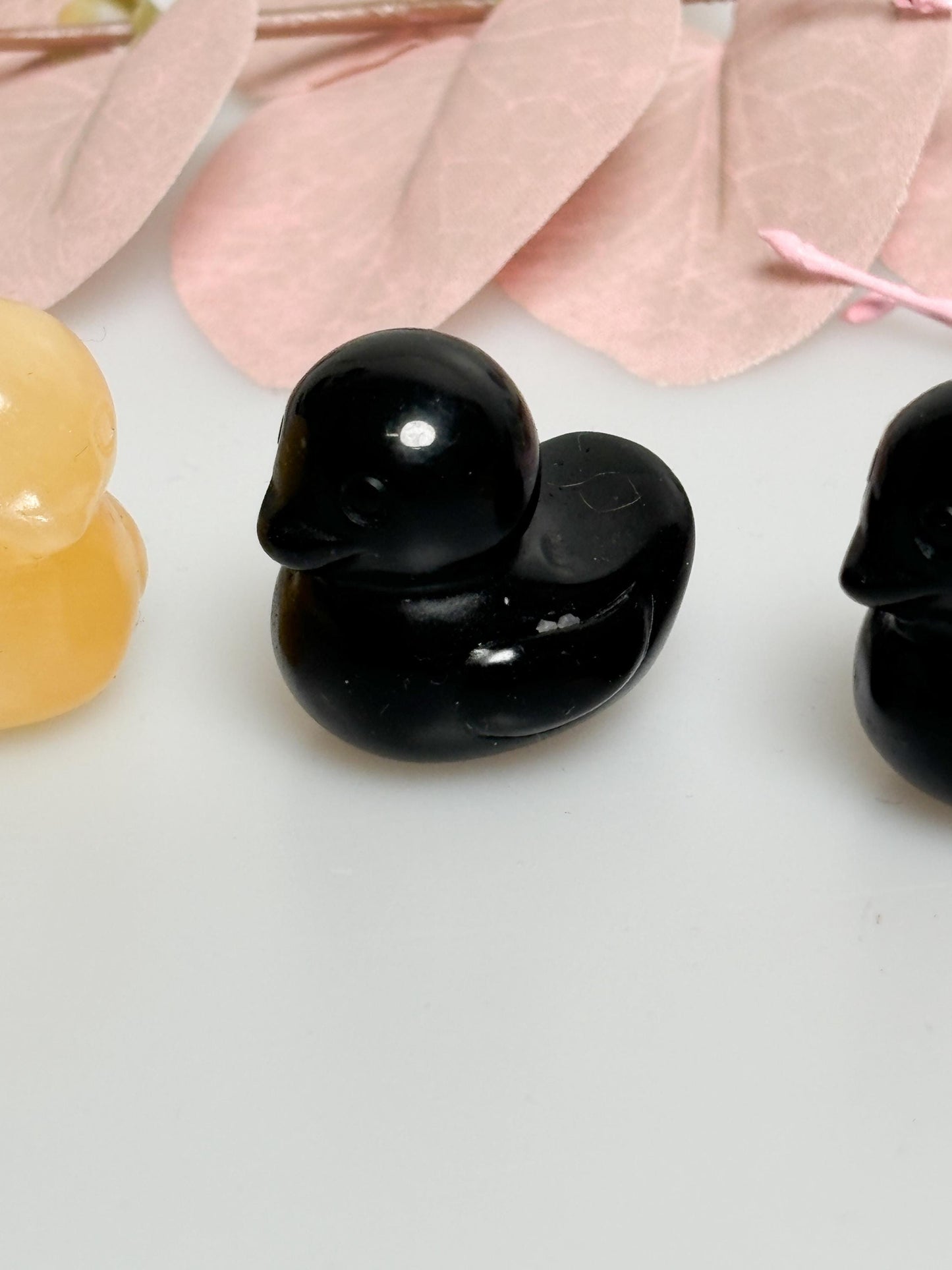 Kleine Deko Ente aus gelbem Calcit oder schwarzem Obsidian Glücksbringer & Sammlerstück